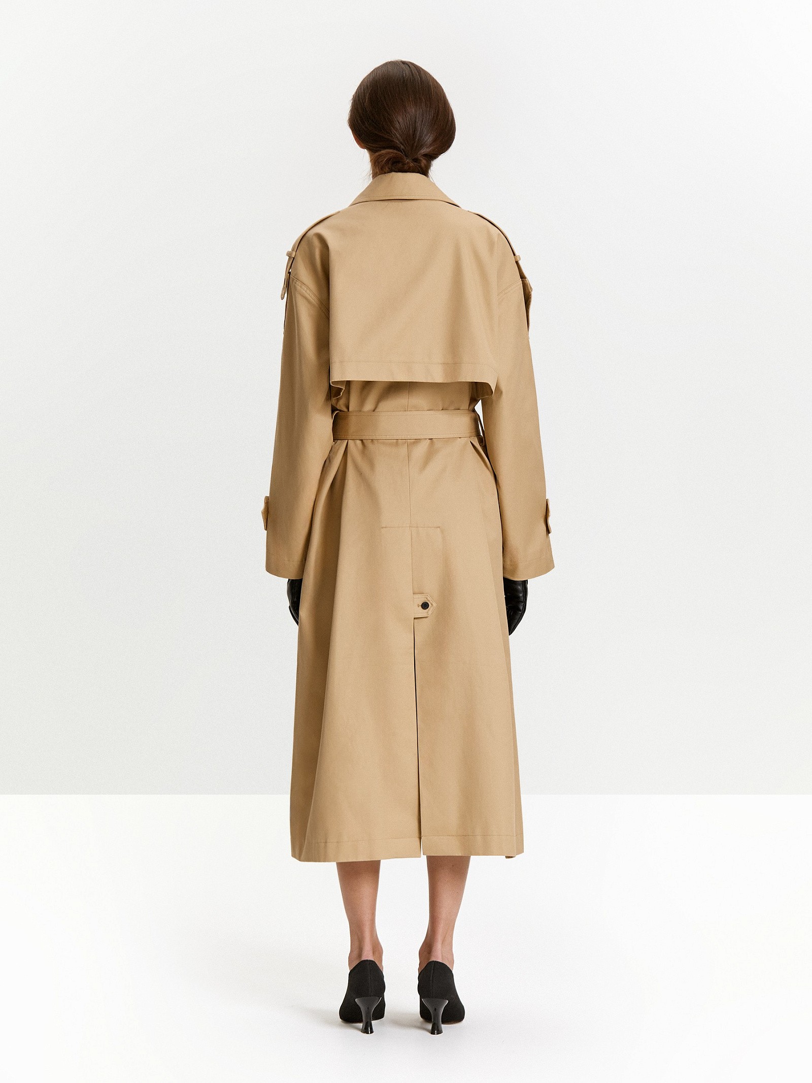 Плащ прямого кроя с поясом
