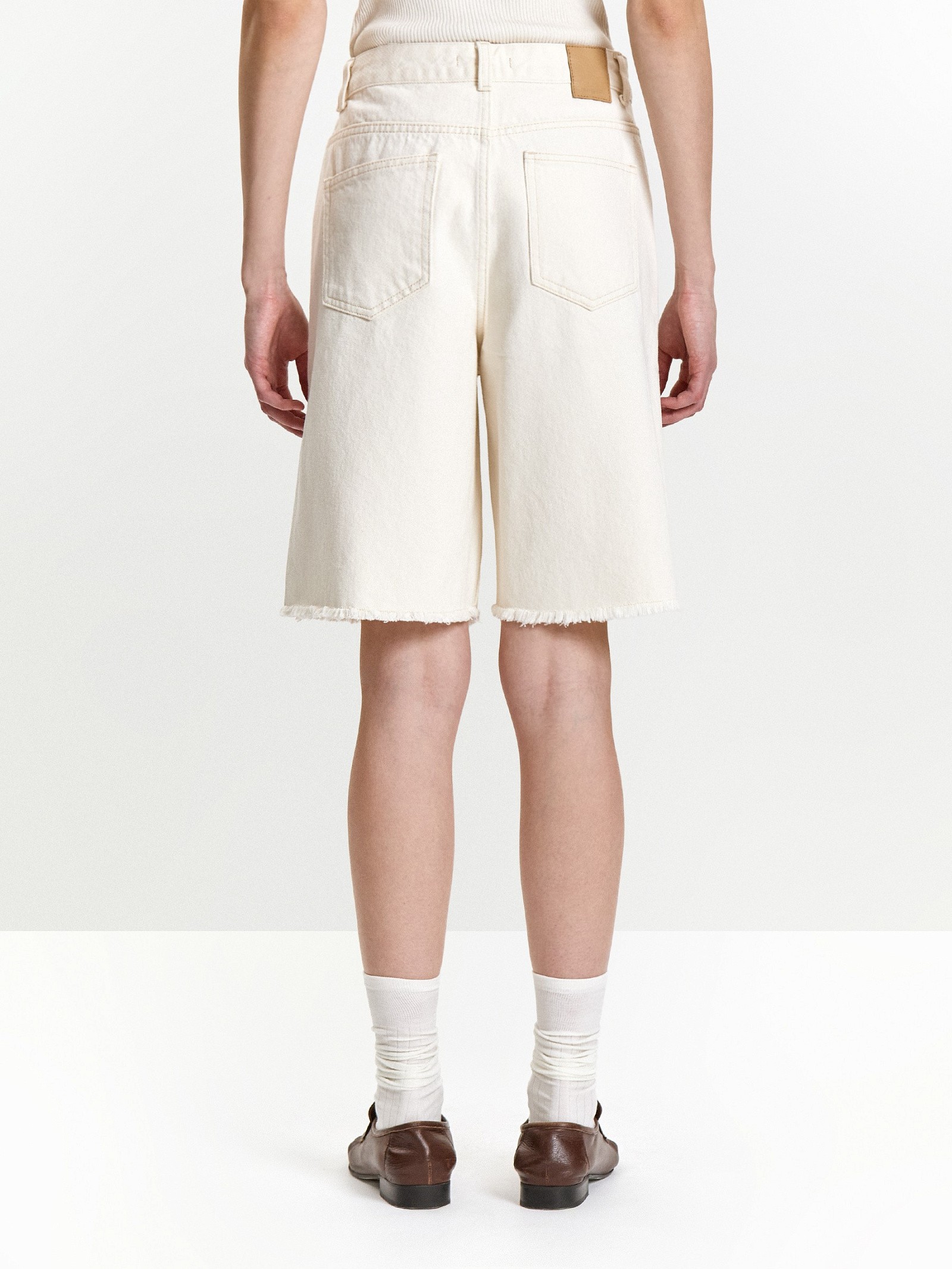 Джинсовые шорты с бахромой