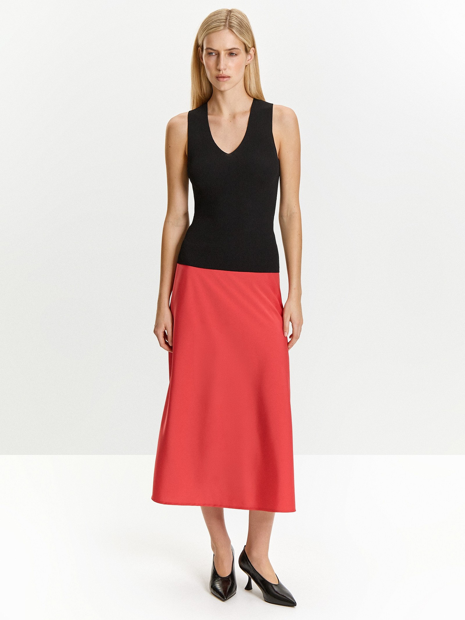 Трикотажный топ с v-образным вырезом