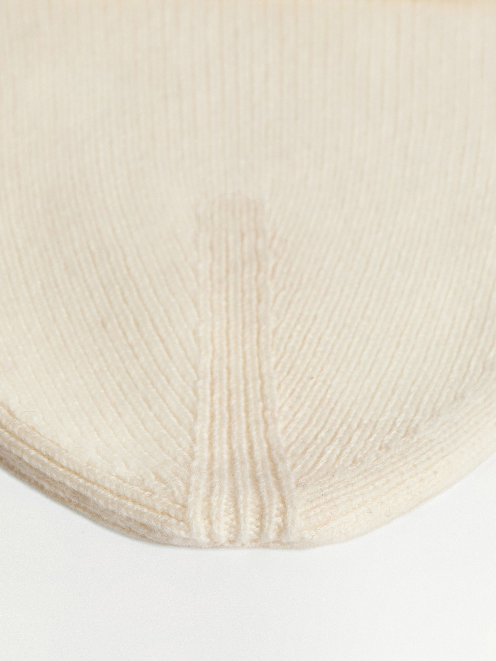 Шапка из шерсти и кашемира