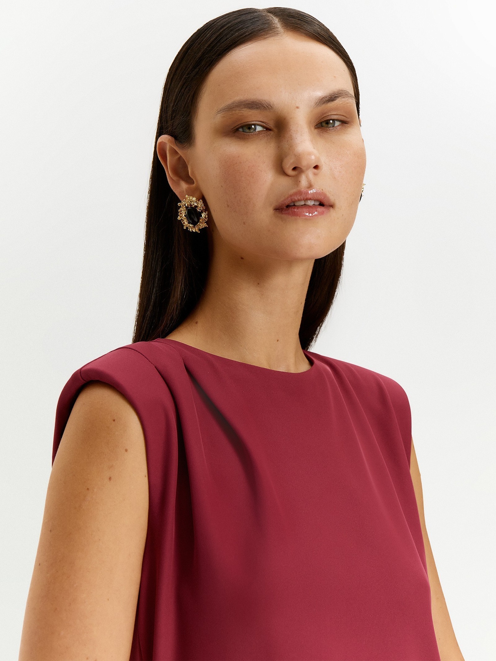 Платье без рукавов