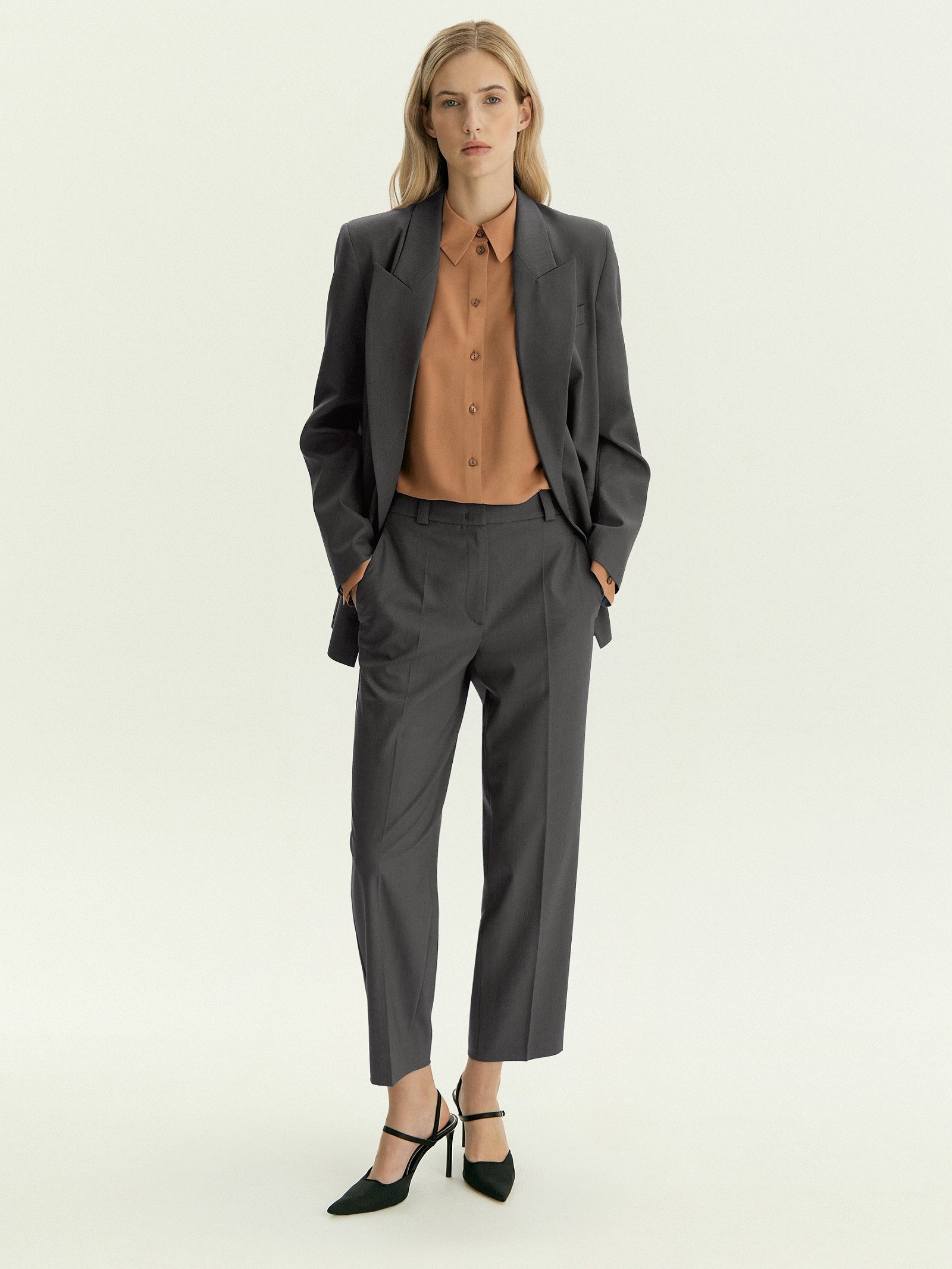 Брюки зауженного кроя из костюмной шерсти