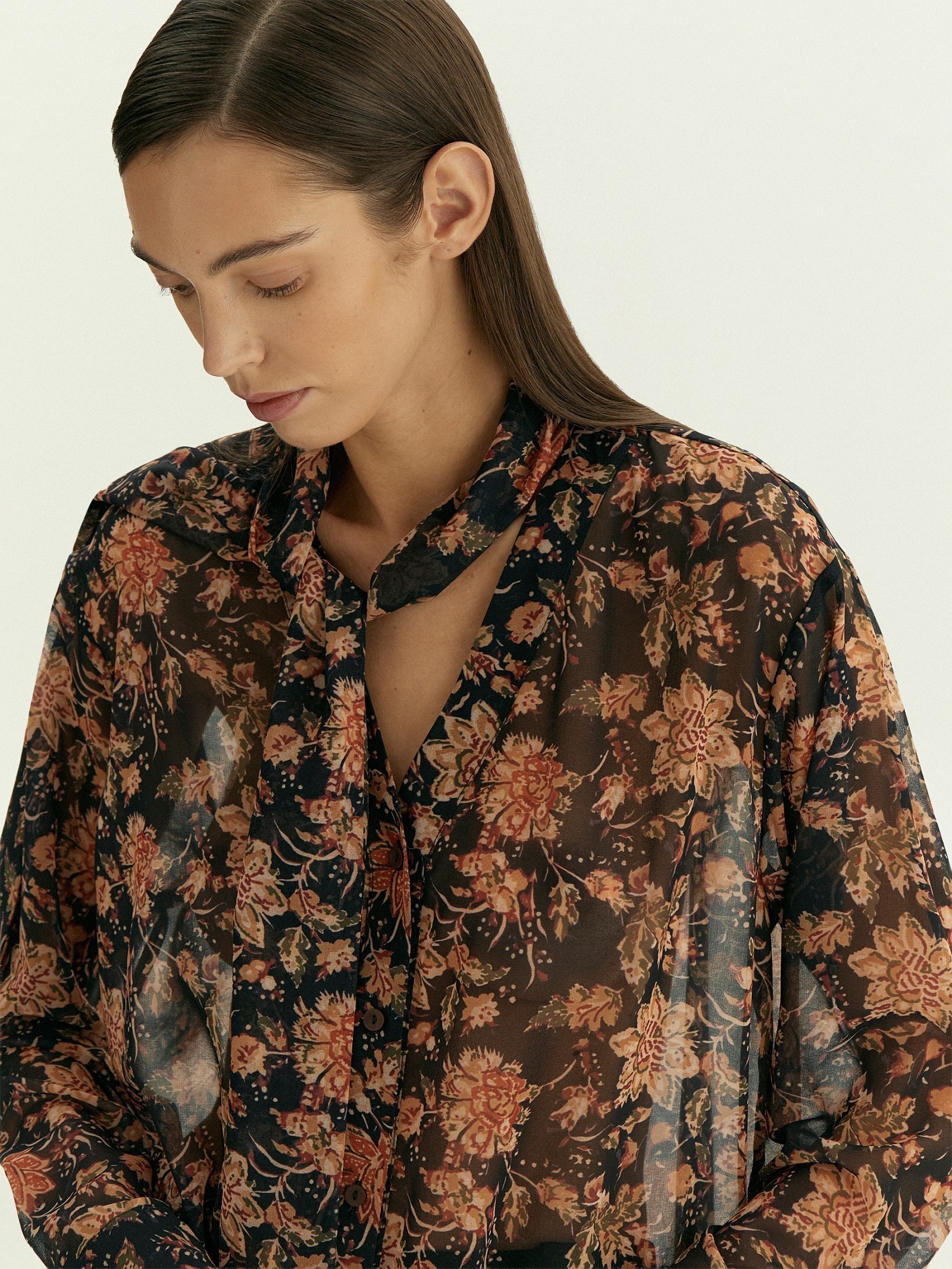 Рубашка с воротником-бантом