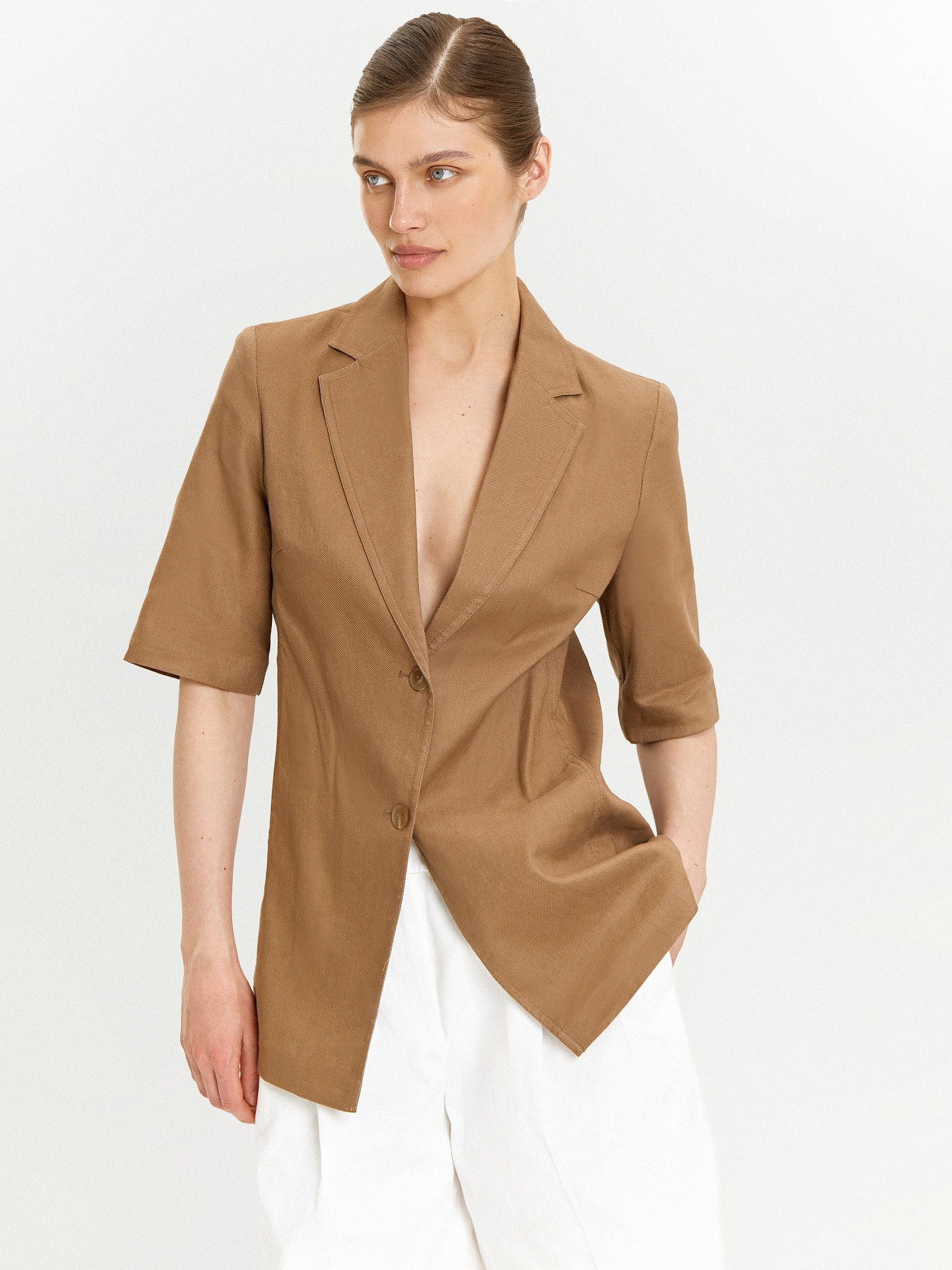 Жакет изо льна с поясом и накладными караманами