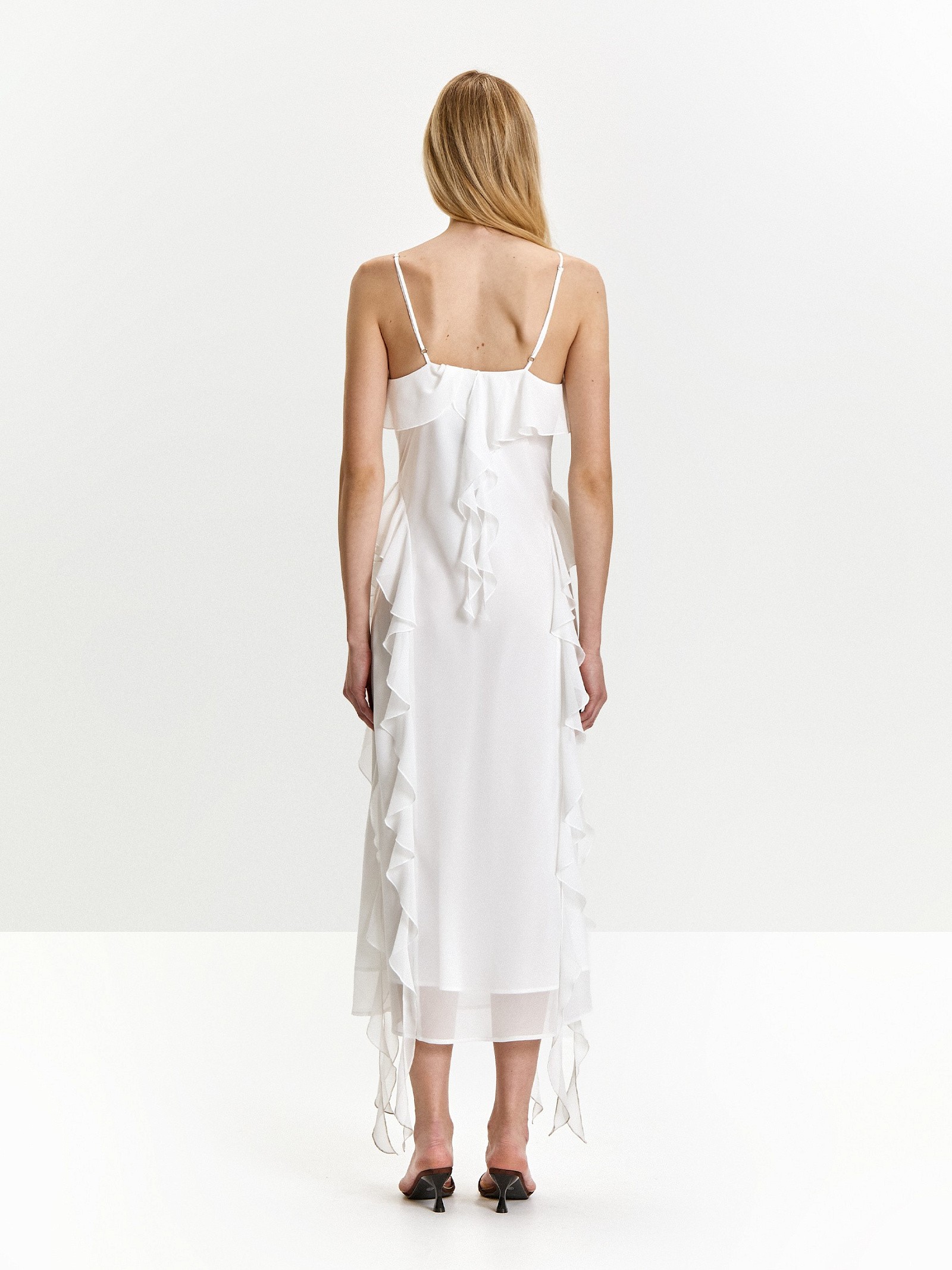 Платье без рукавов