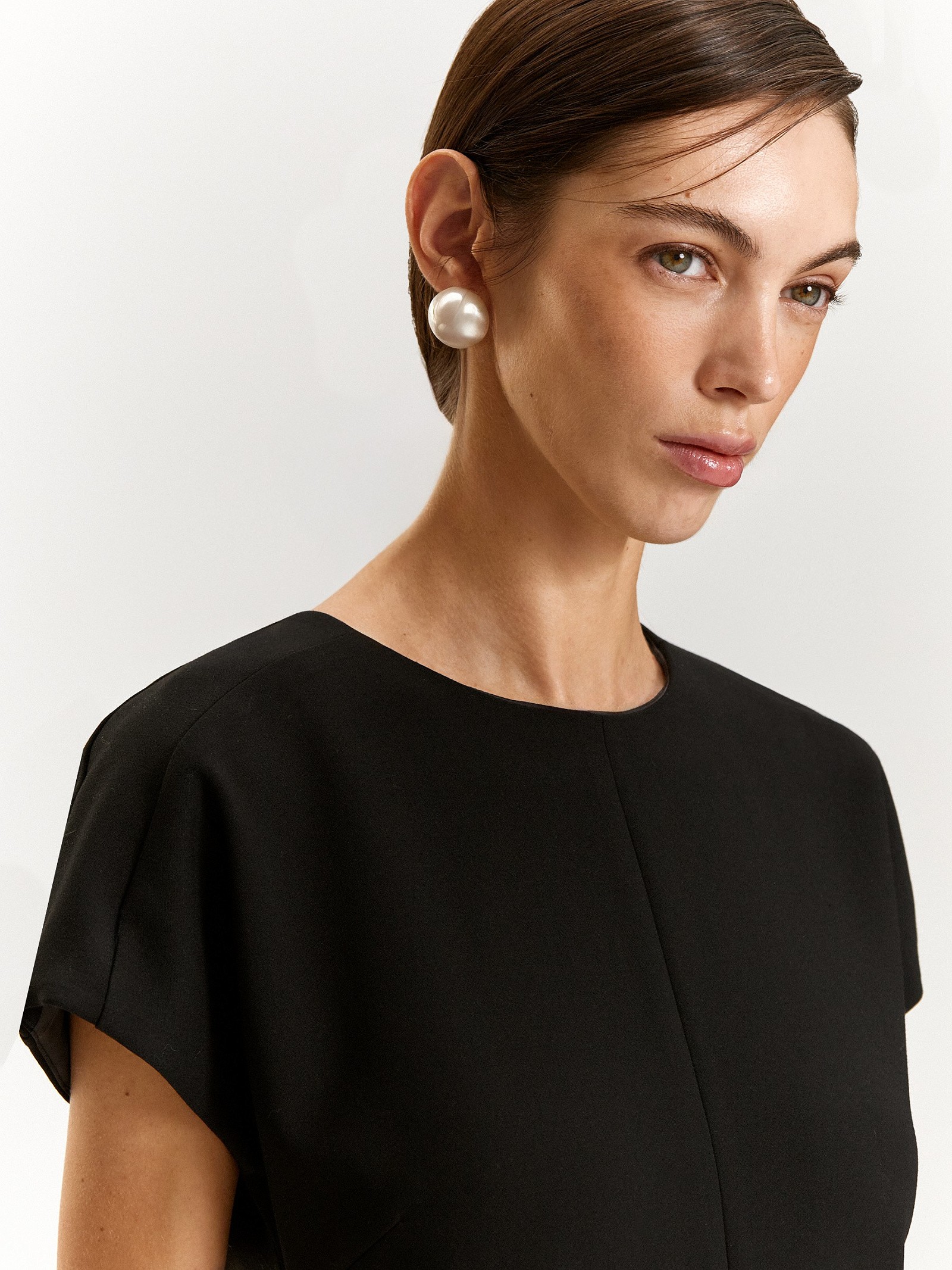 Платье приталенного силуэта