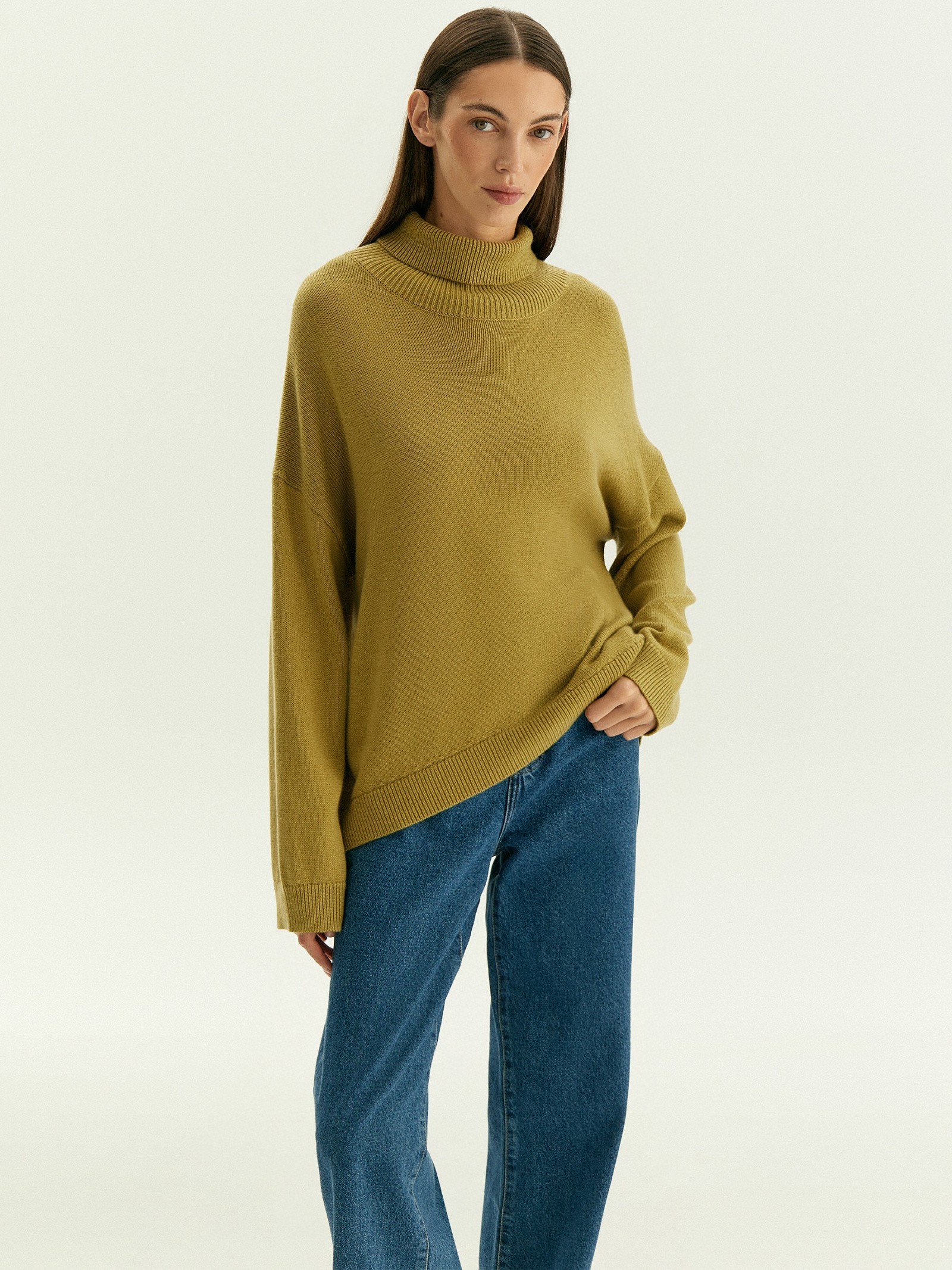 Свитер с высоким воротником из смесовой шерсти