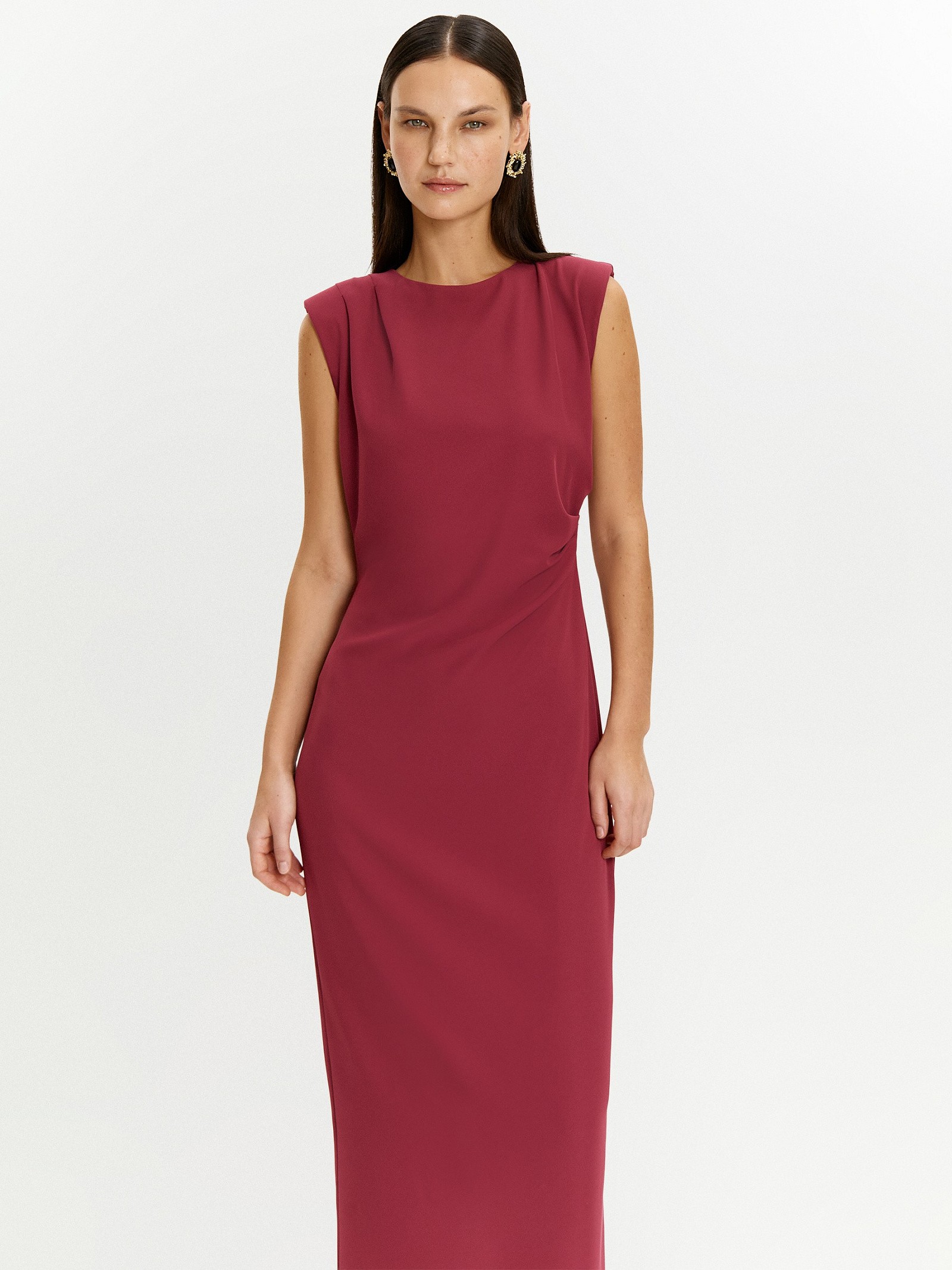 Платье без рукавов