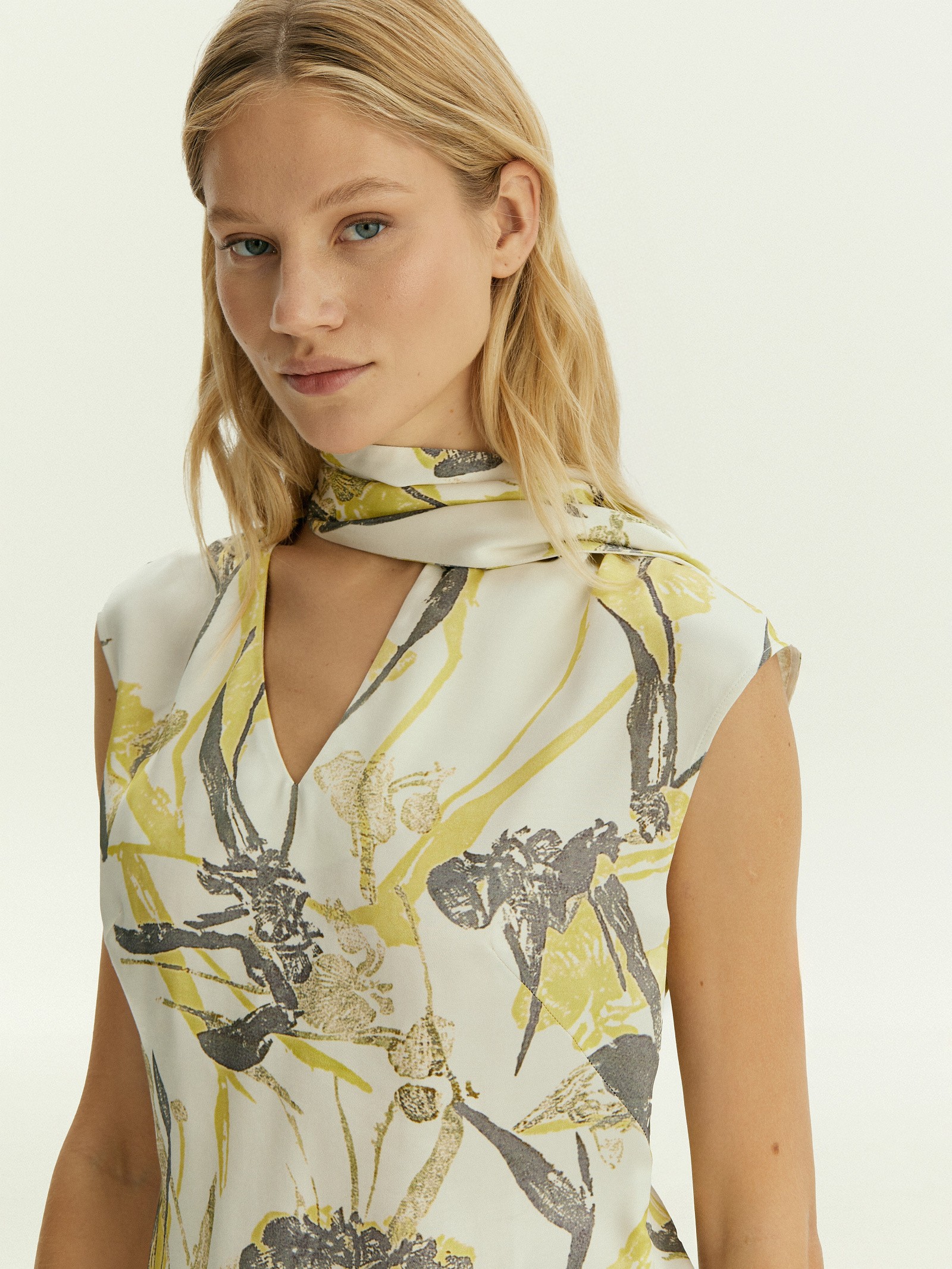 Блузка из 100% вискозы