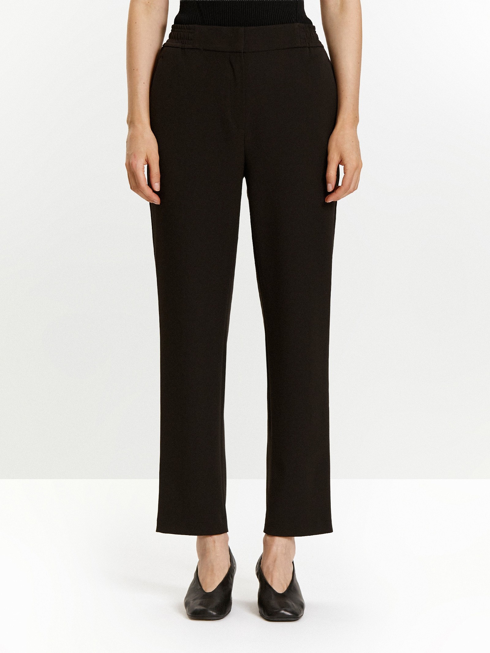 Брюки зауженного кроя