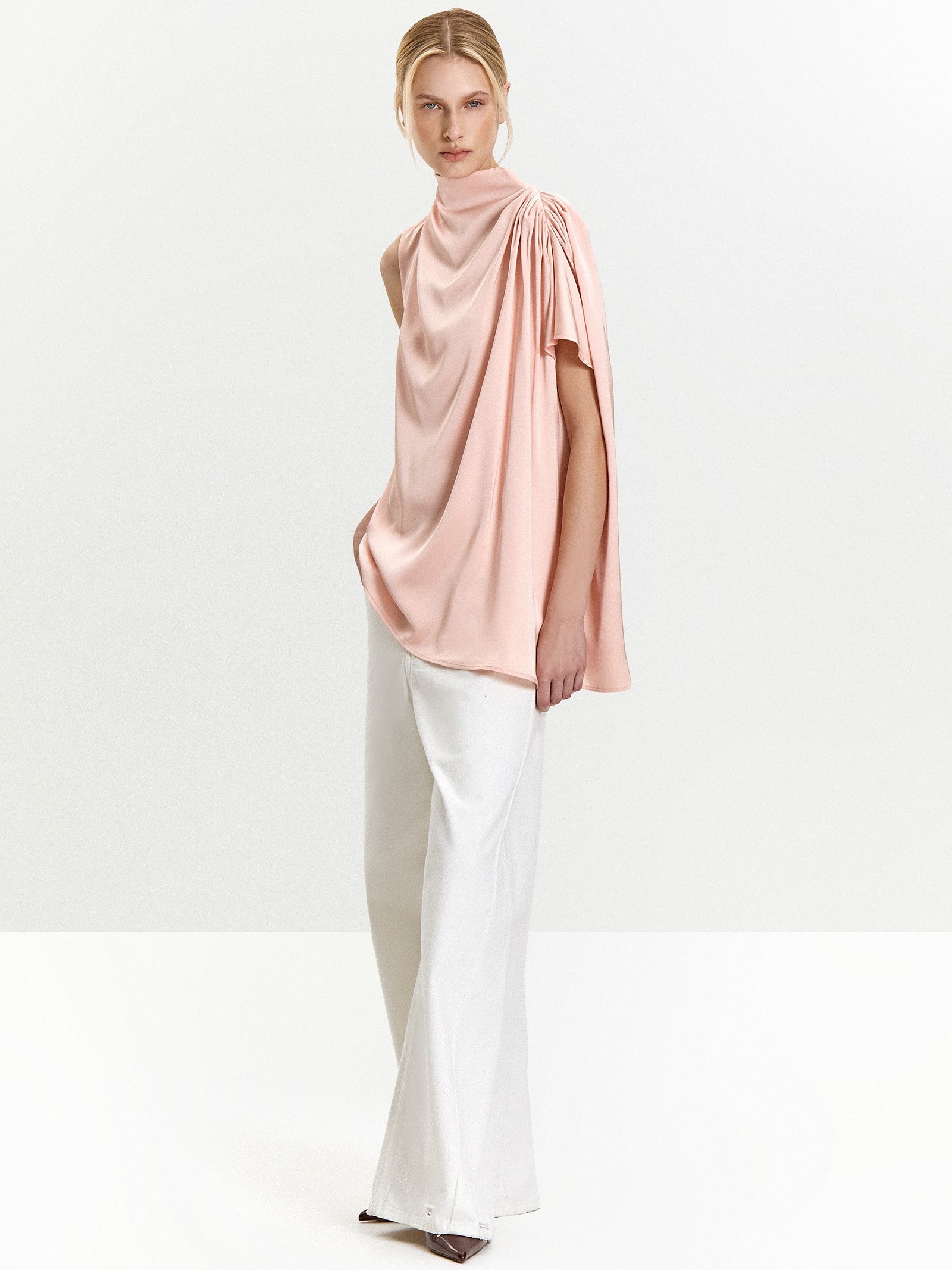 Блузка с поясом