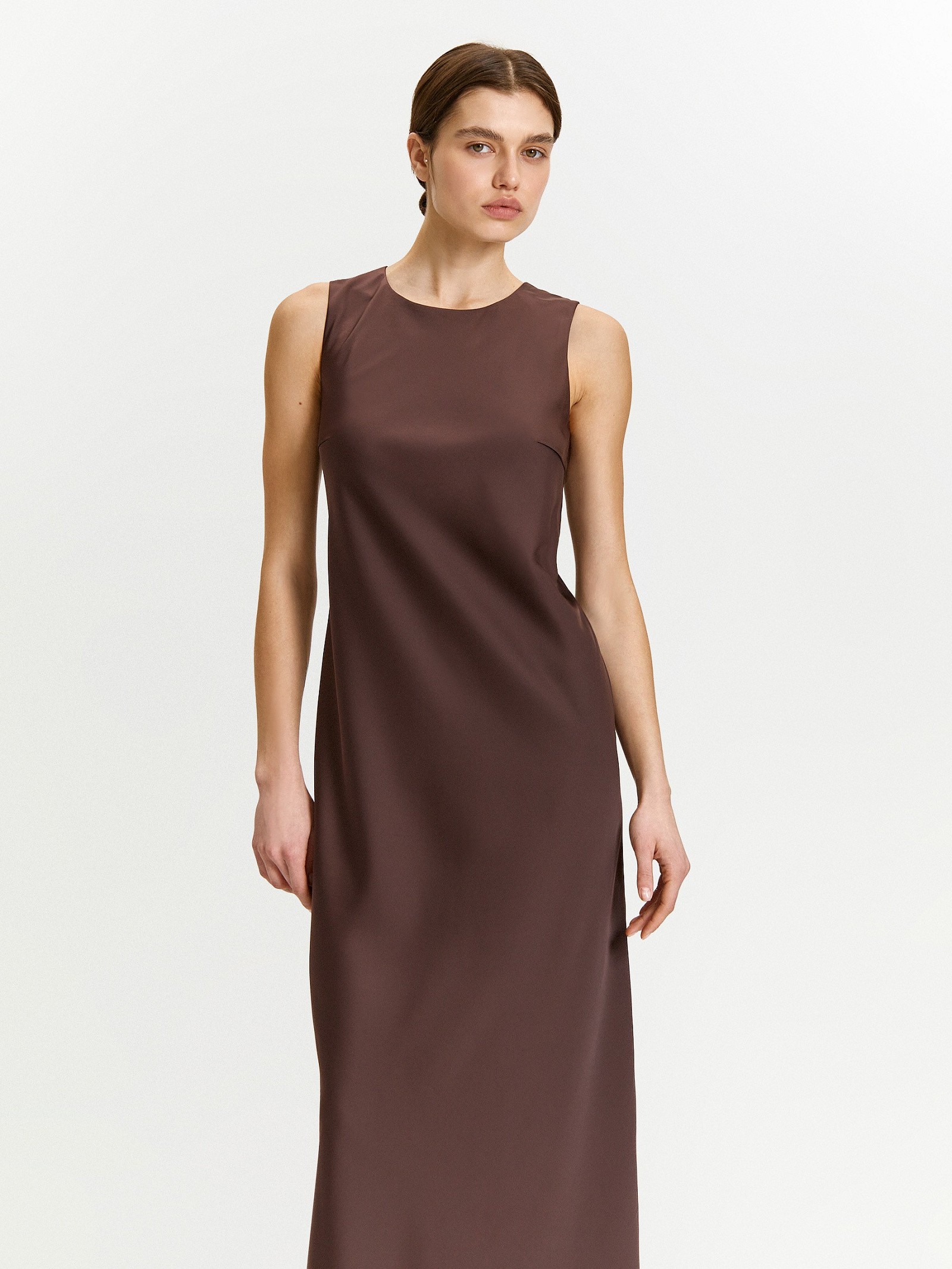 Платье без рукавов