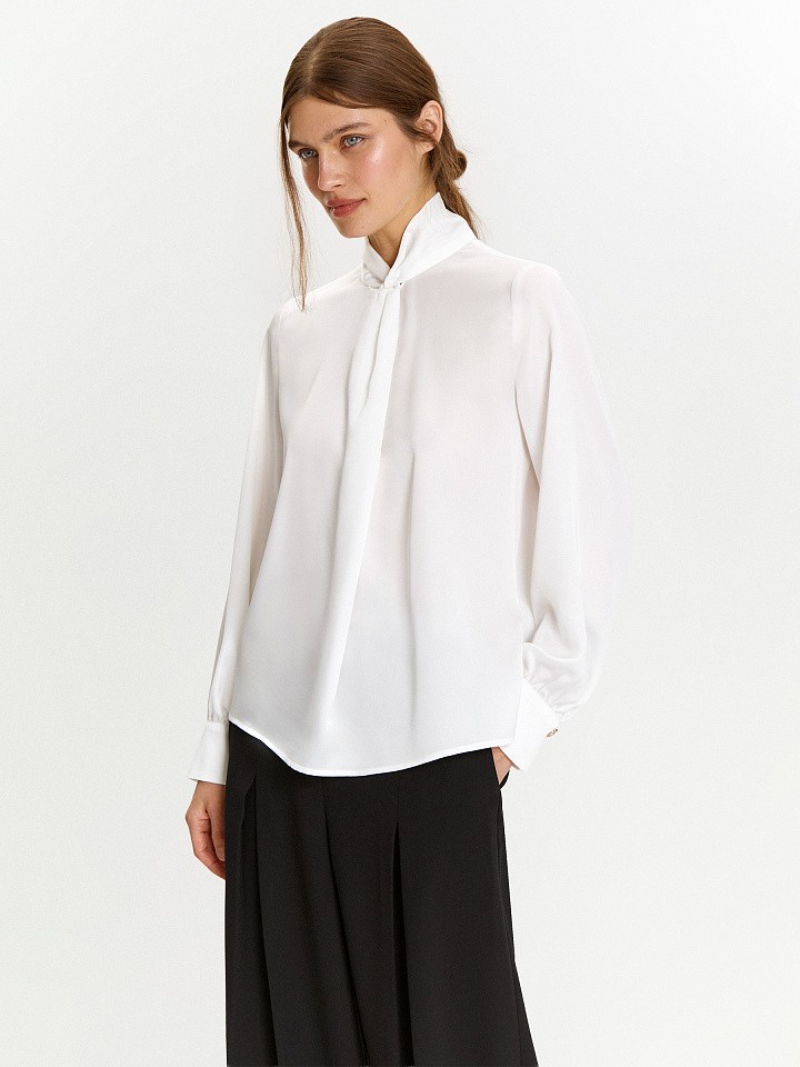 Блуза из костюмной ткани