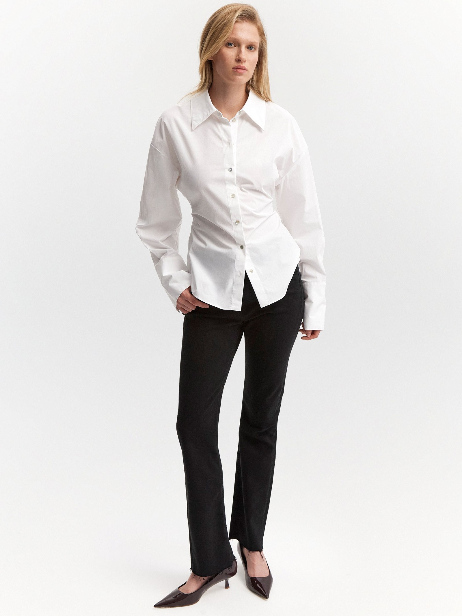 Джинсы Slim Fit 549
