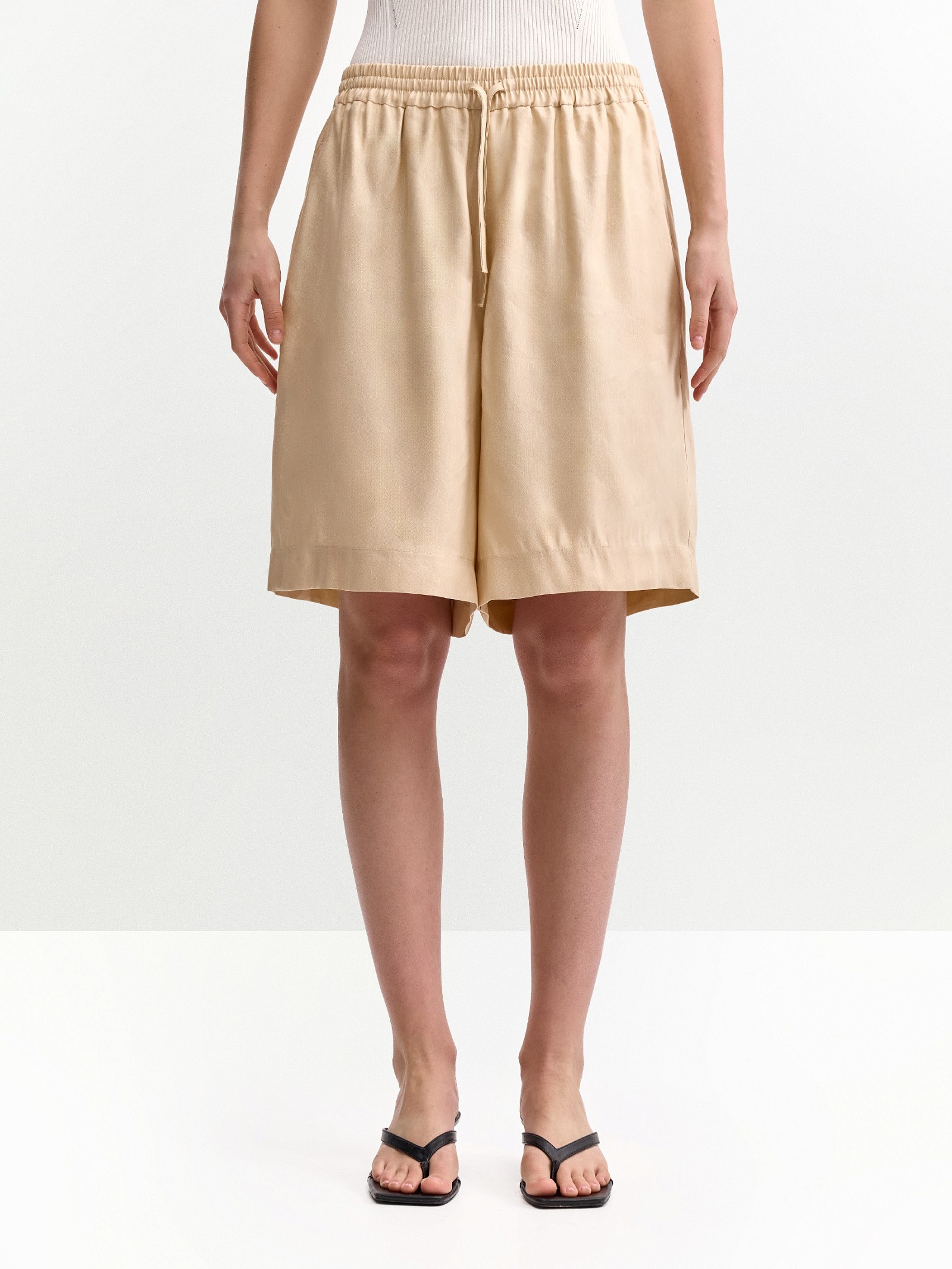 Шорты с карманами