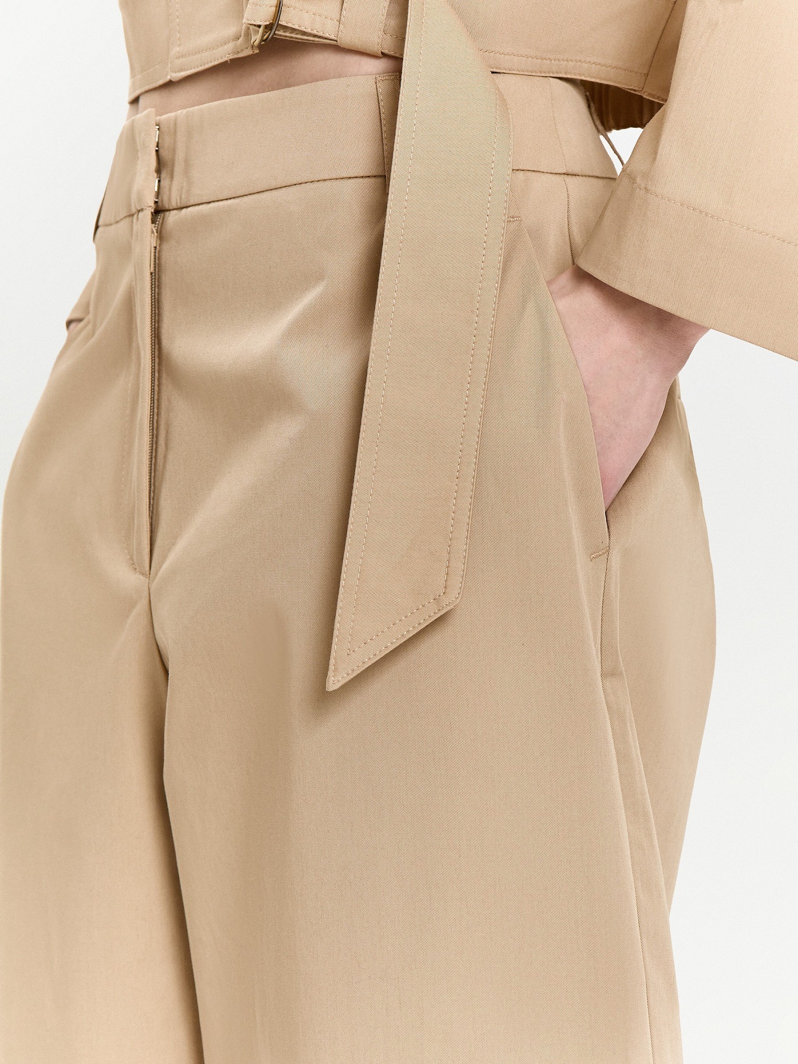 Брюки зауженного кроя