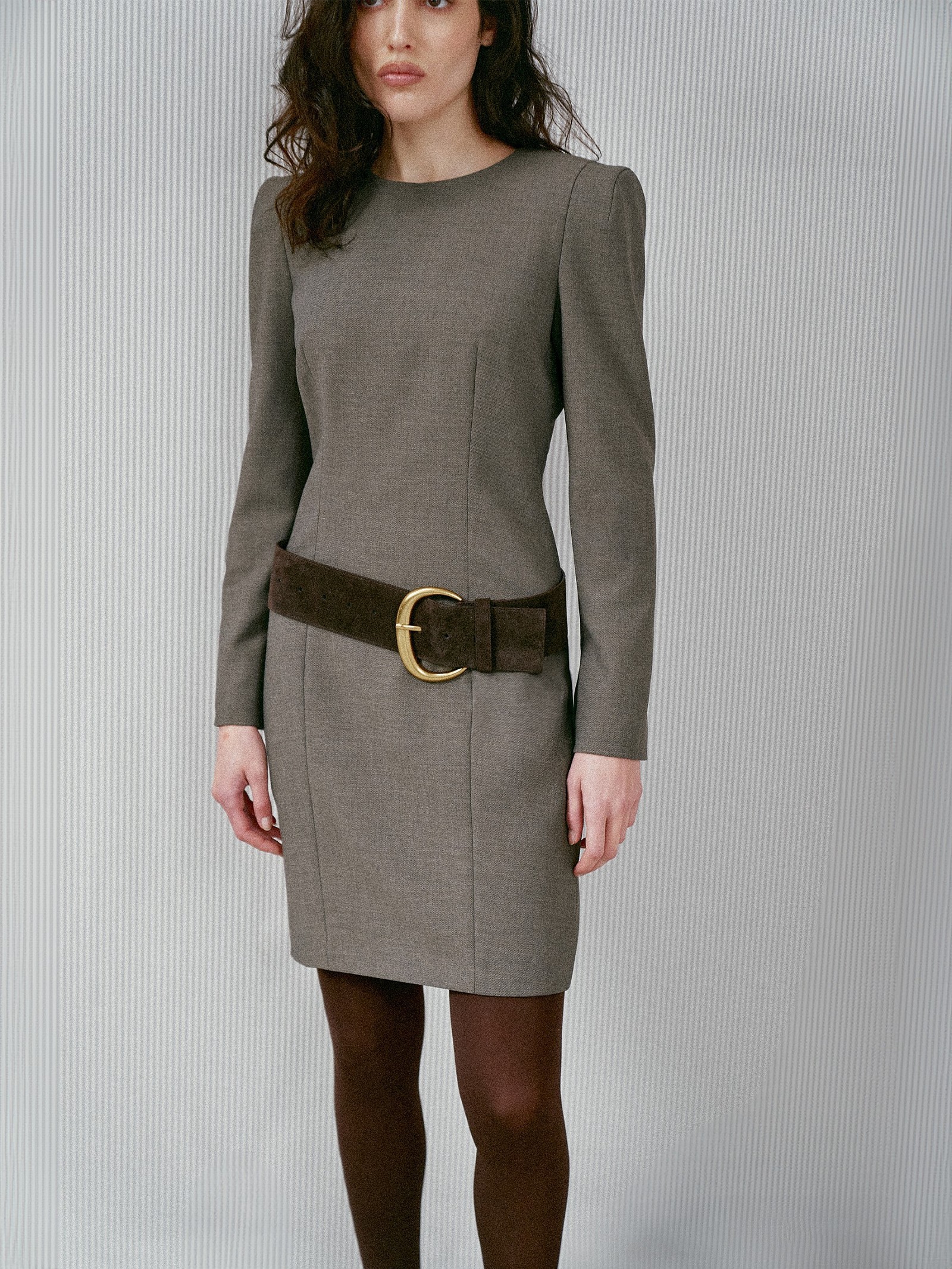 Платье приталенное