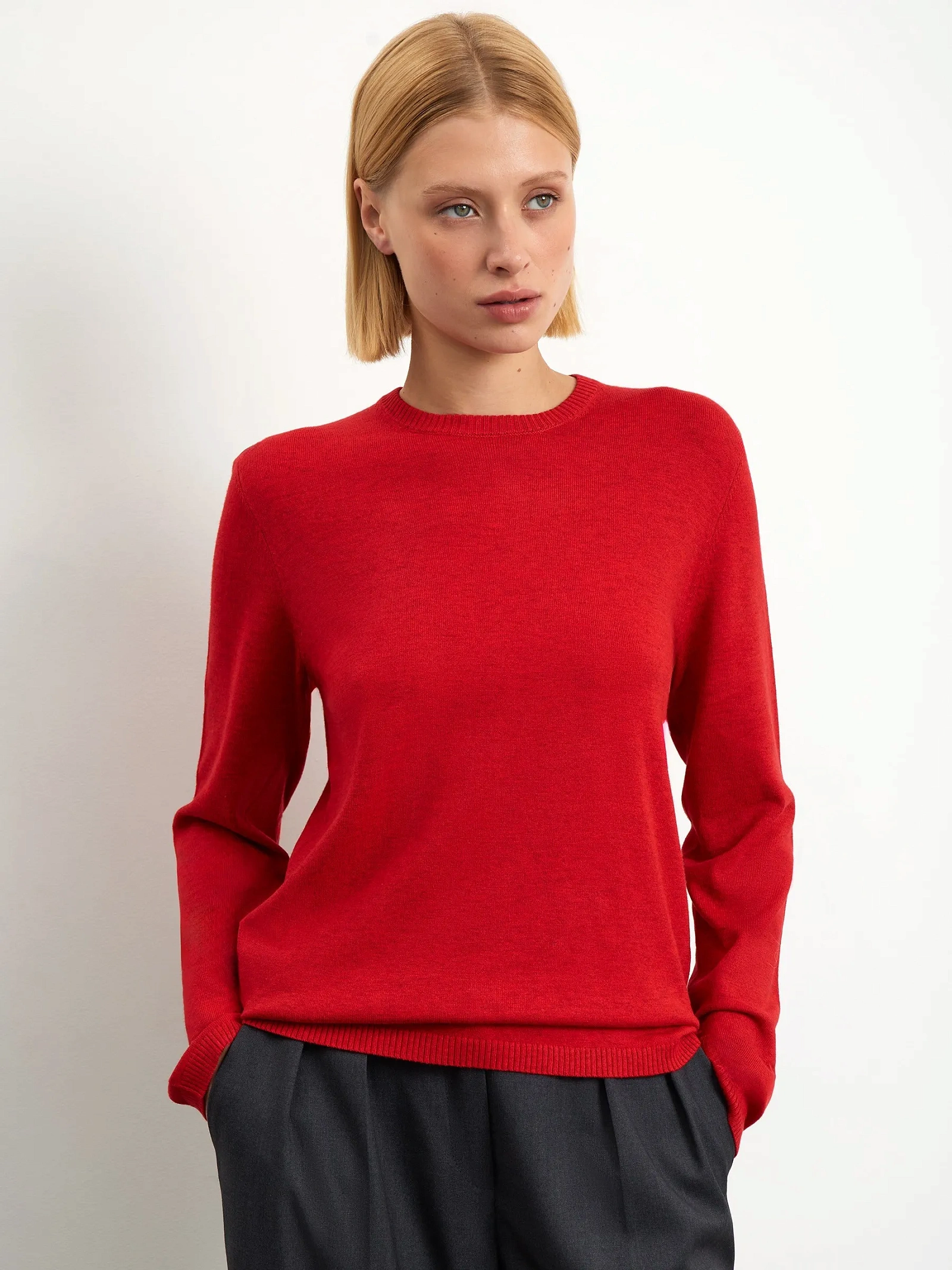 Джемпер из вискозного трикотажа с добавлением шерсти