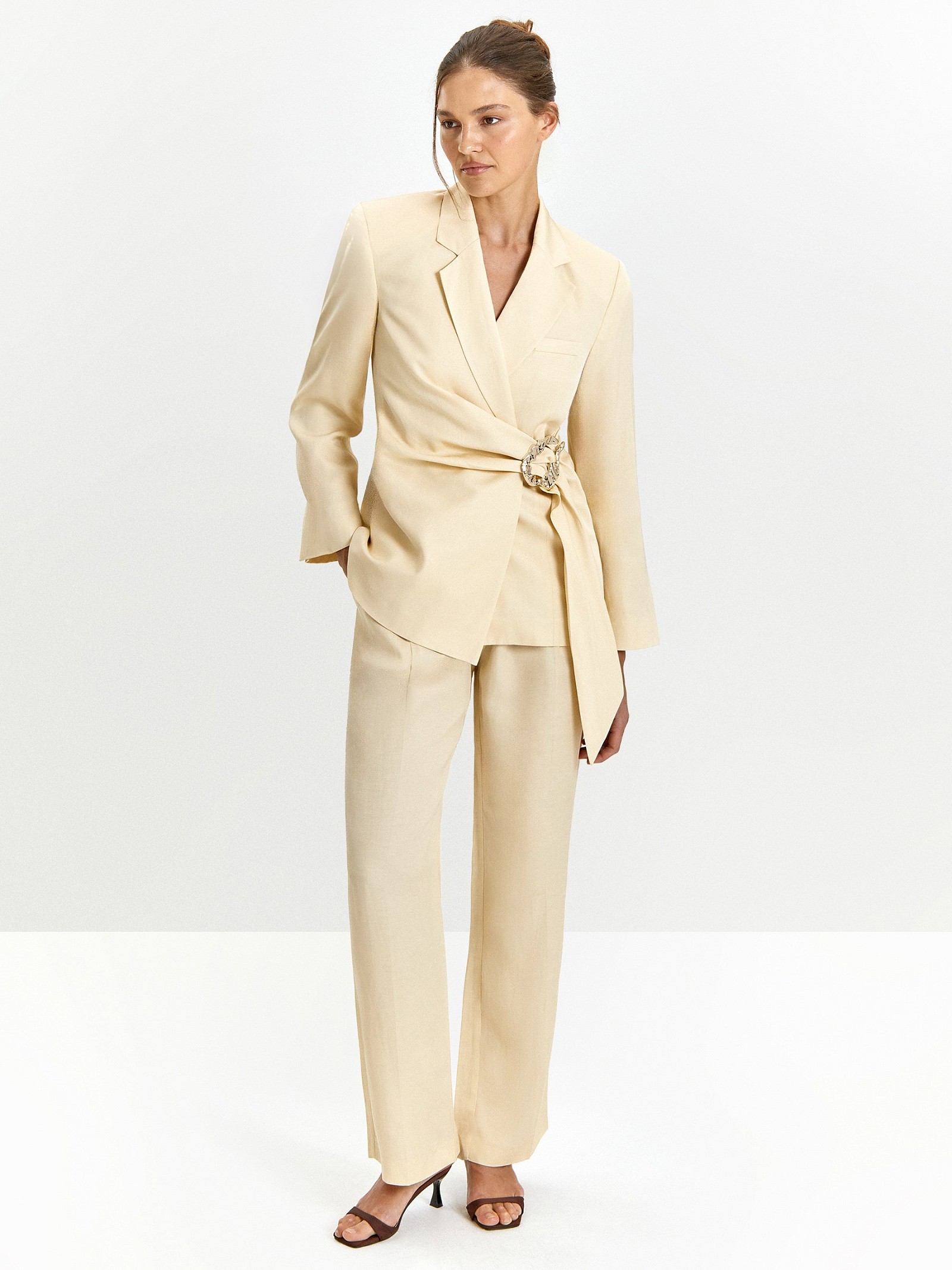 Брюки широкого кроя с защипами с добавлением льна