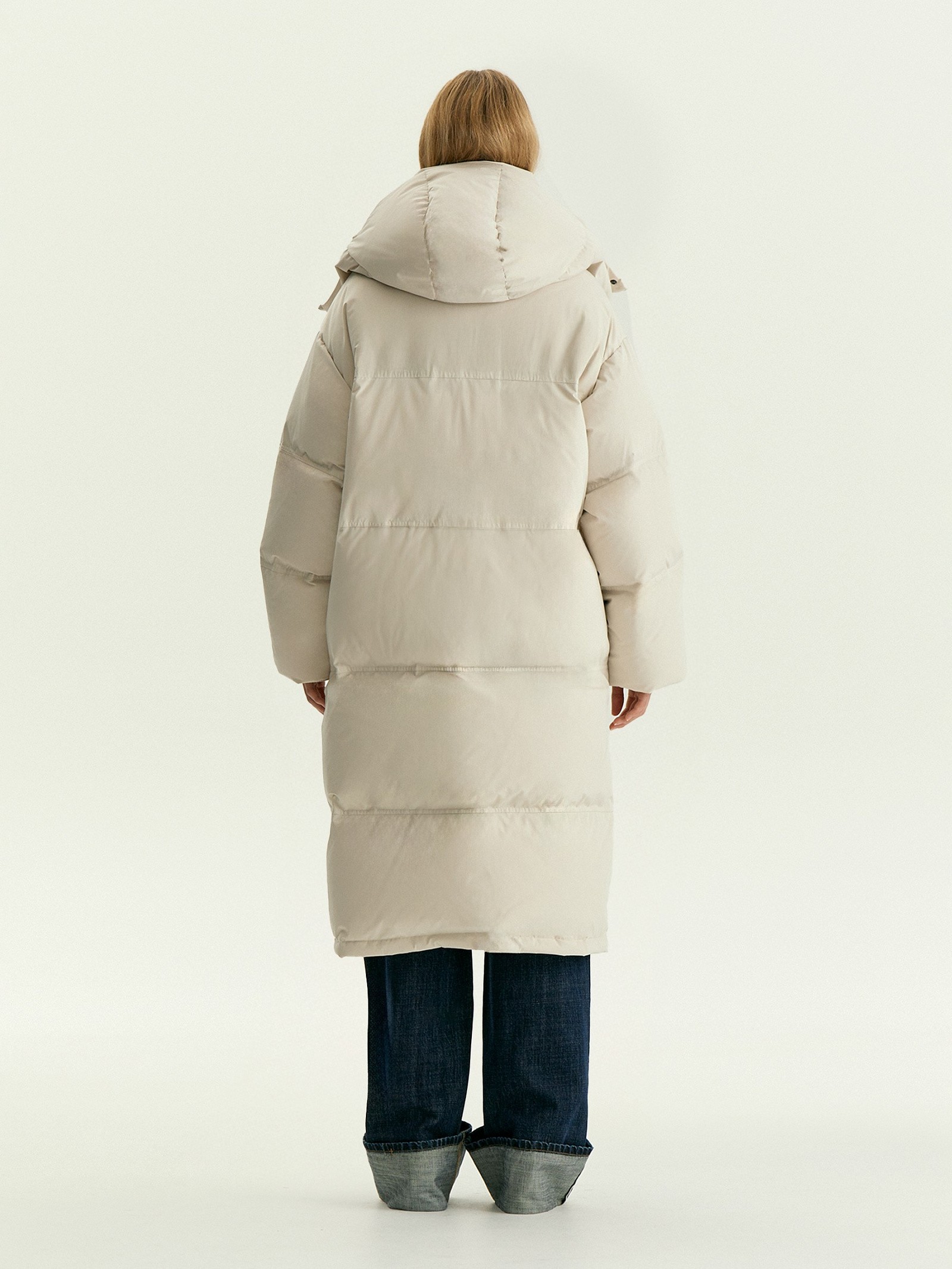 Удлинённый пуховик с пухом и пером