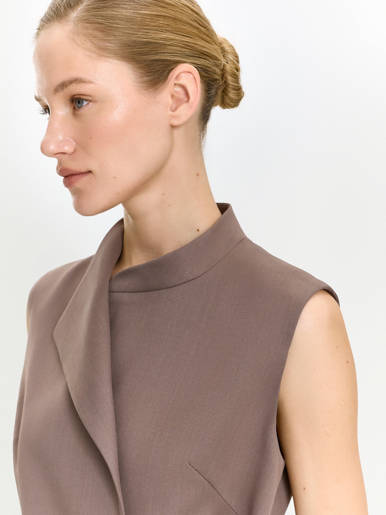 Жилет удлиненный