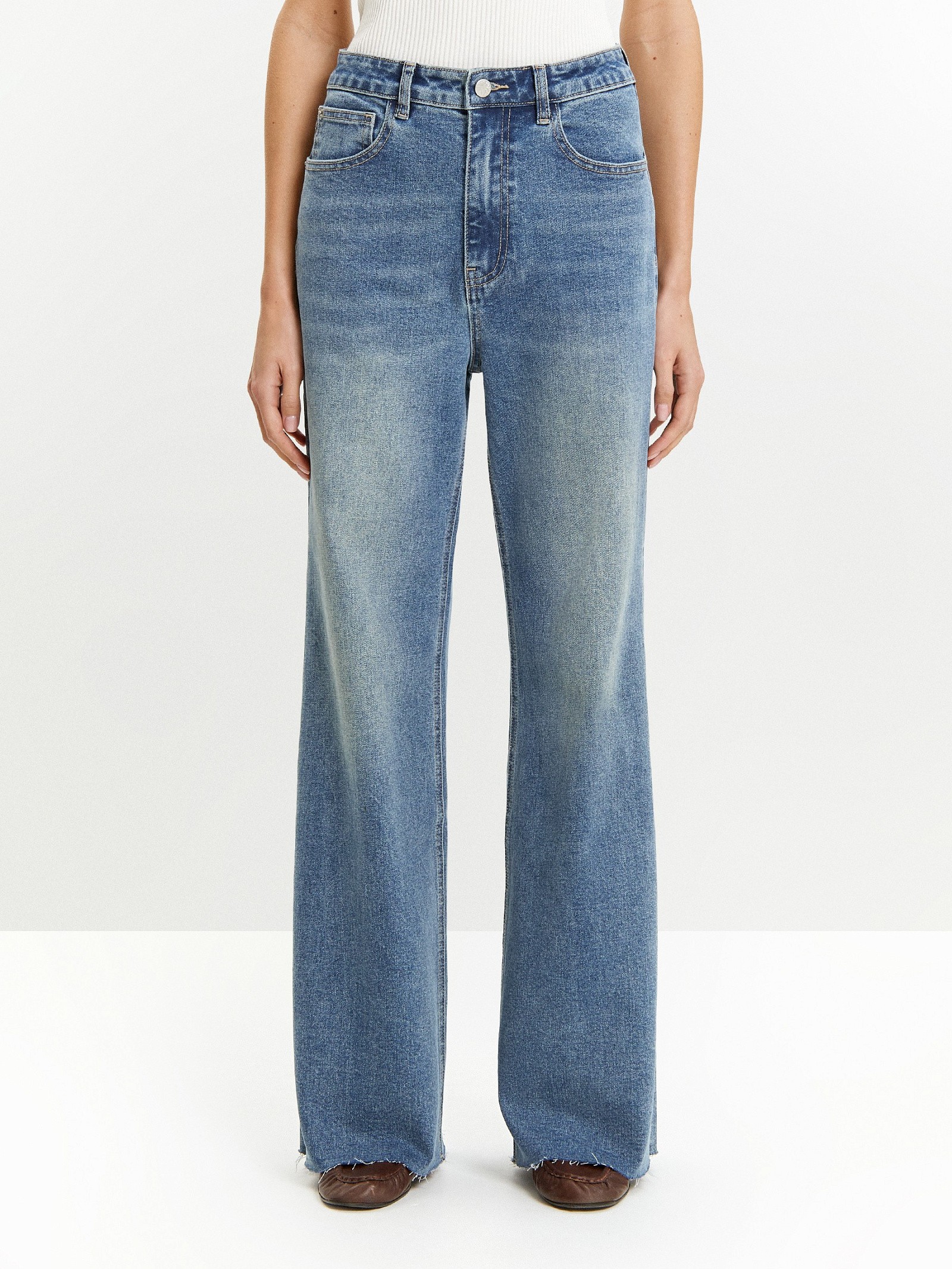 Джинсы Flare Leg 379