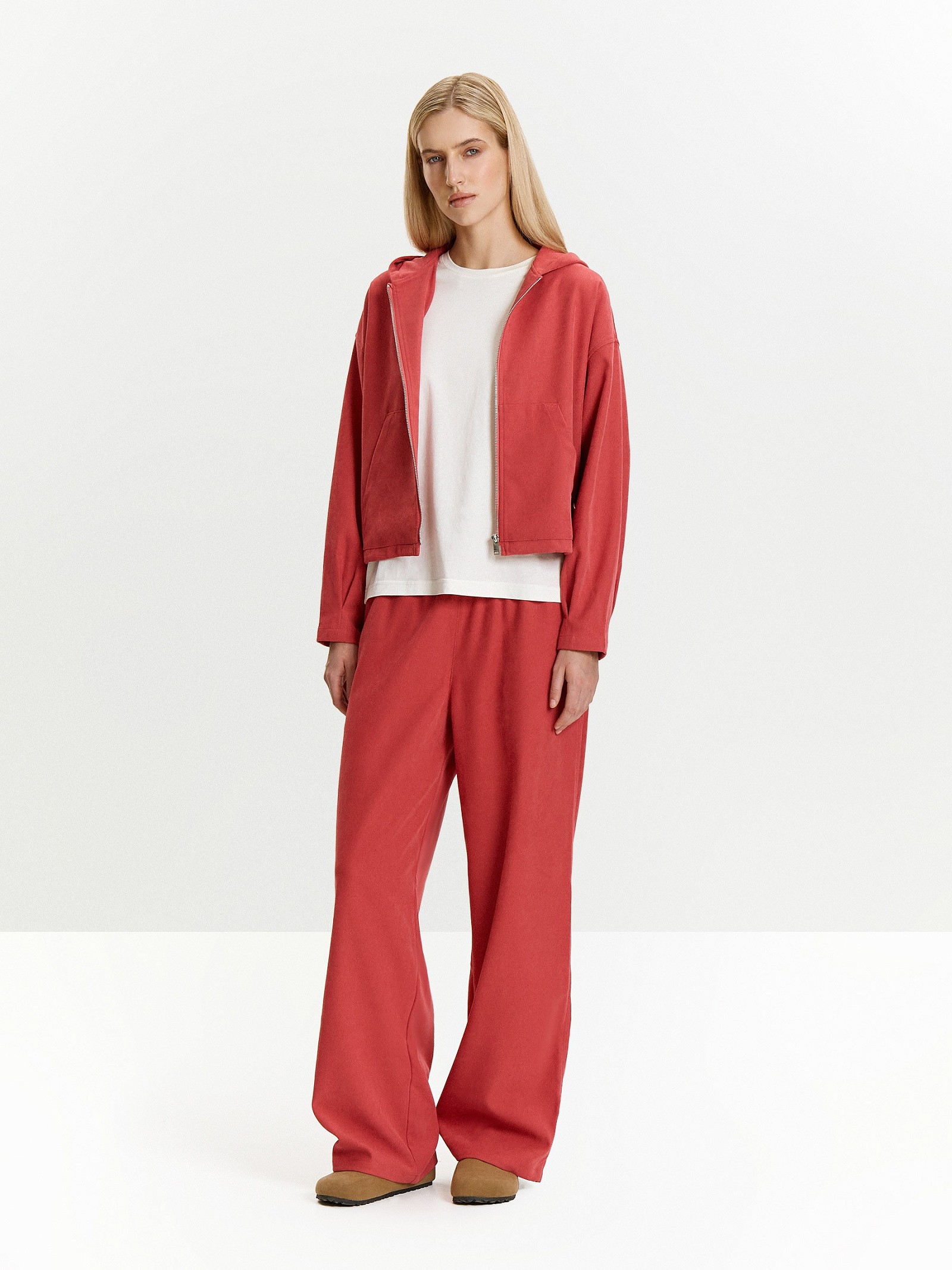 Брюки прямого кроя из трикотажа