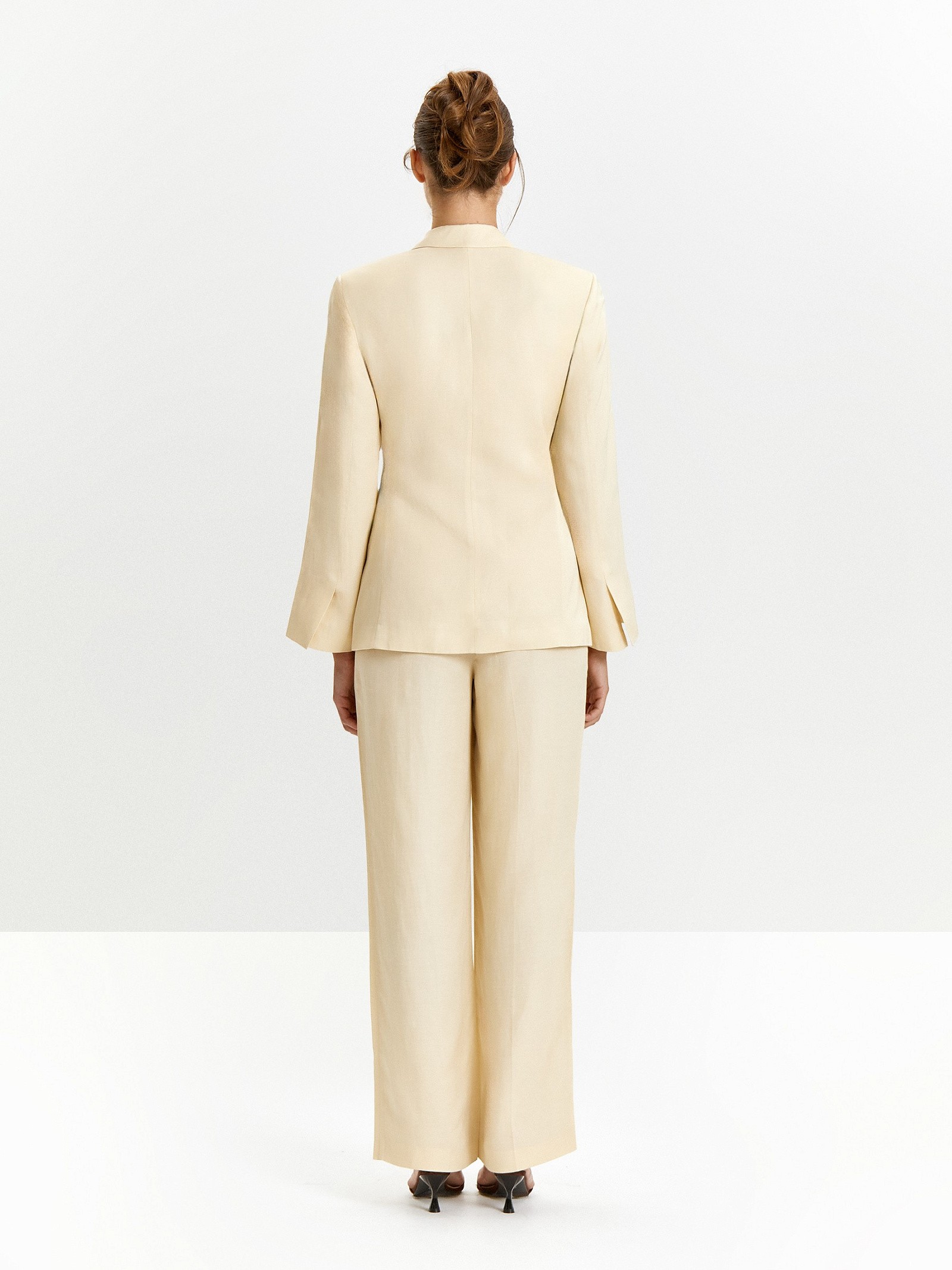 Жакет с поясом на запах с добавлением льна