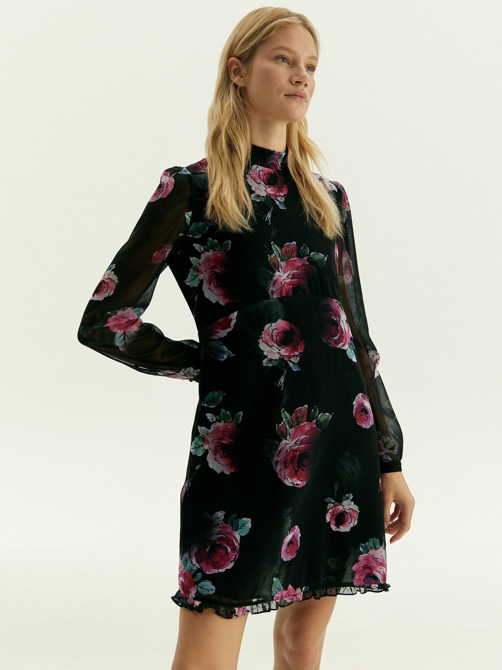 Платье мини из шифона с цветочным принтом