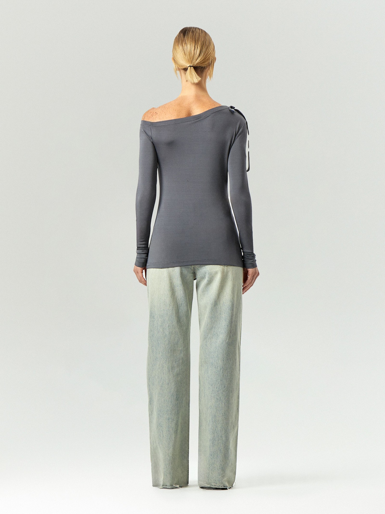 Лонгслив с ассиметрией