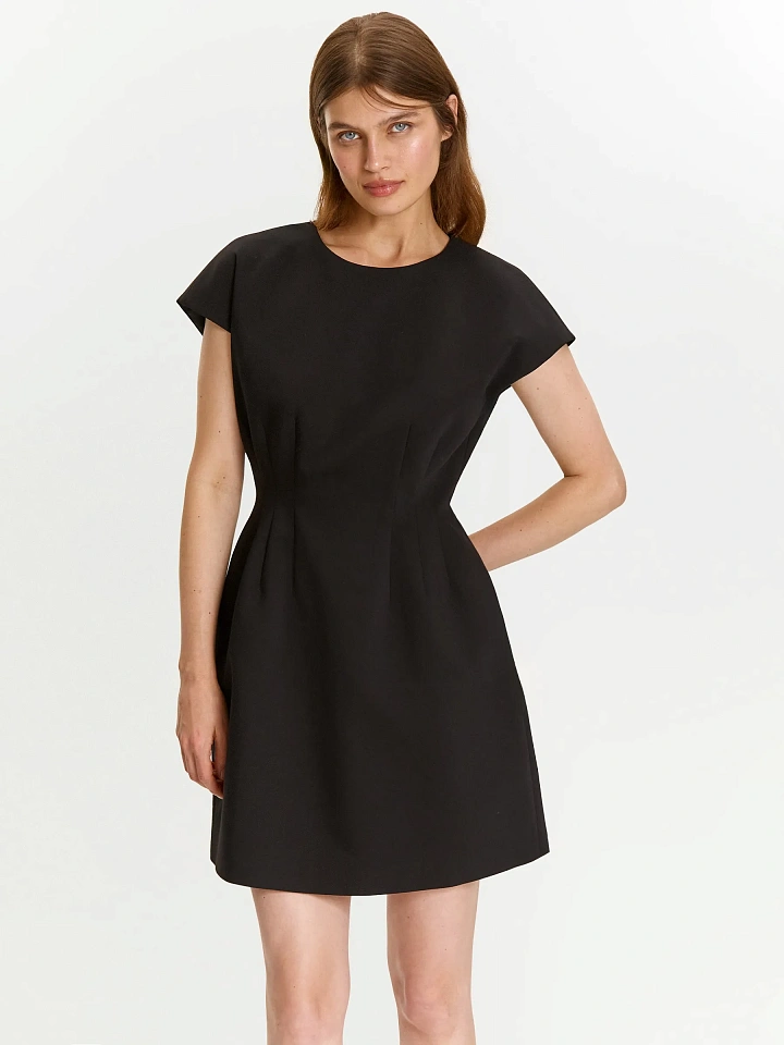 Платье с коротким рукавом