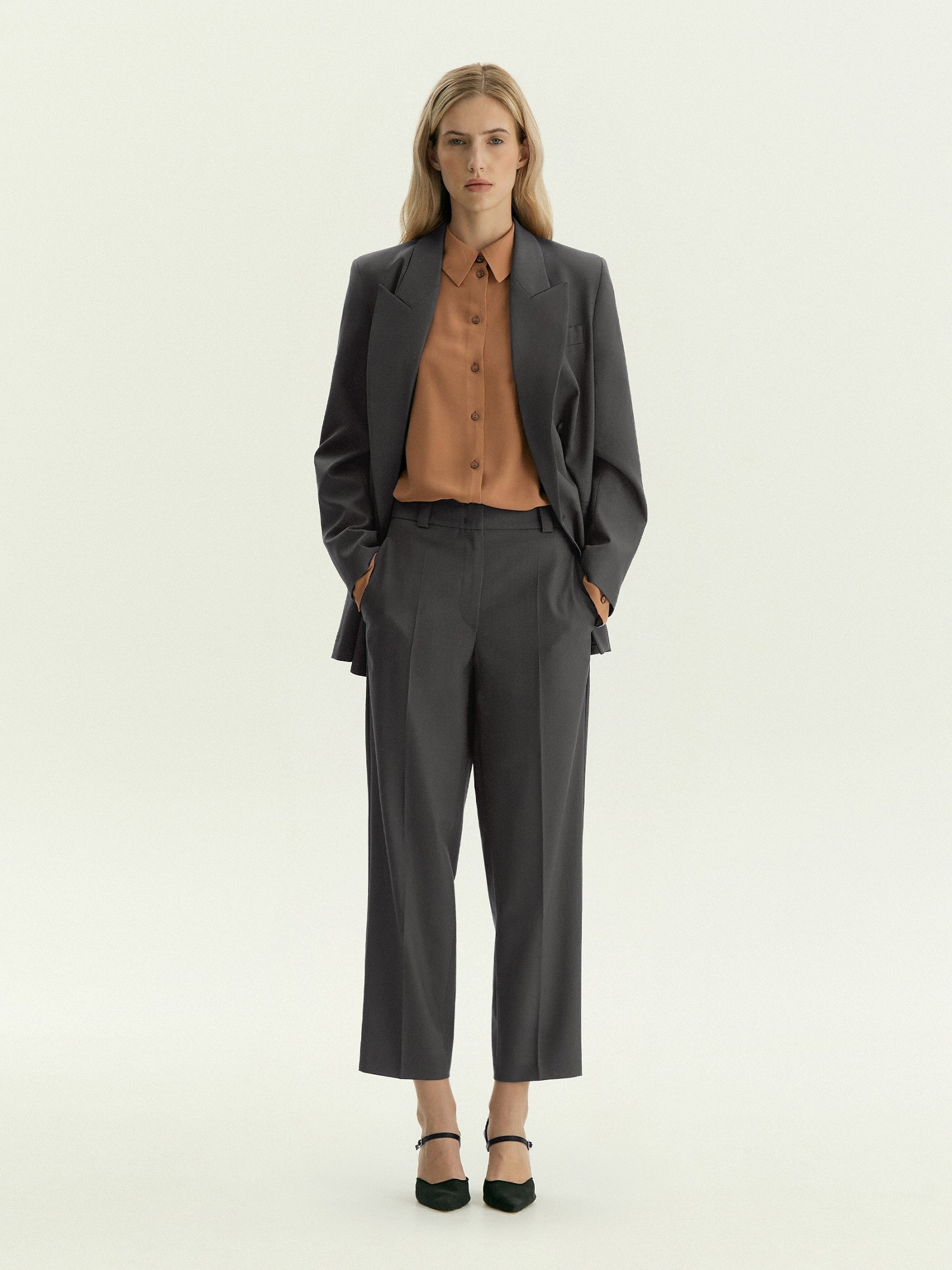 Брюки зауженного кроя из костюмной шерсти