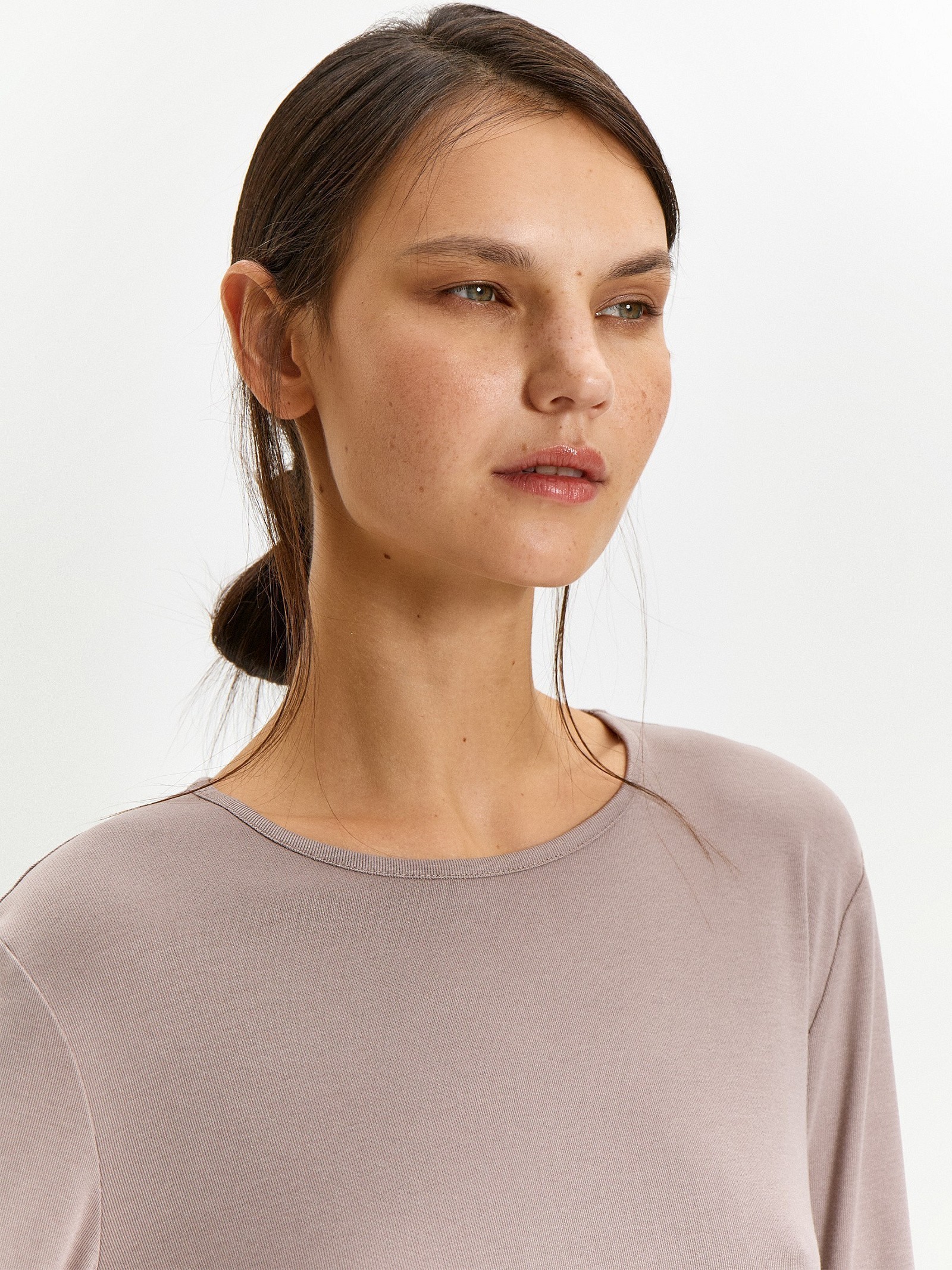 Лонгслив однотонный из вискозы