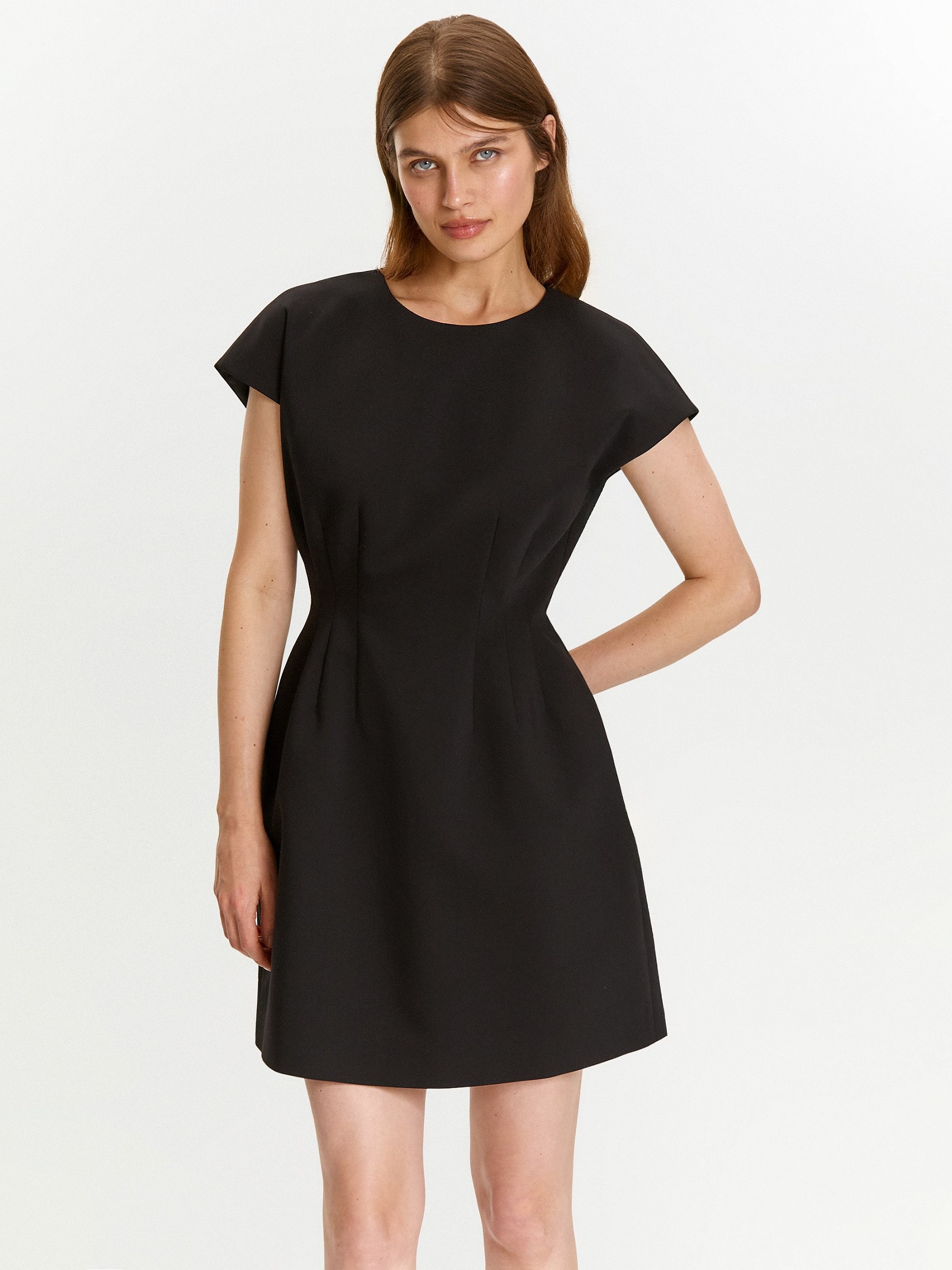 Платье с коротким рукавом