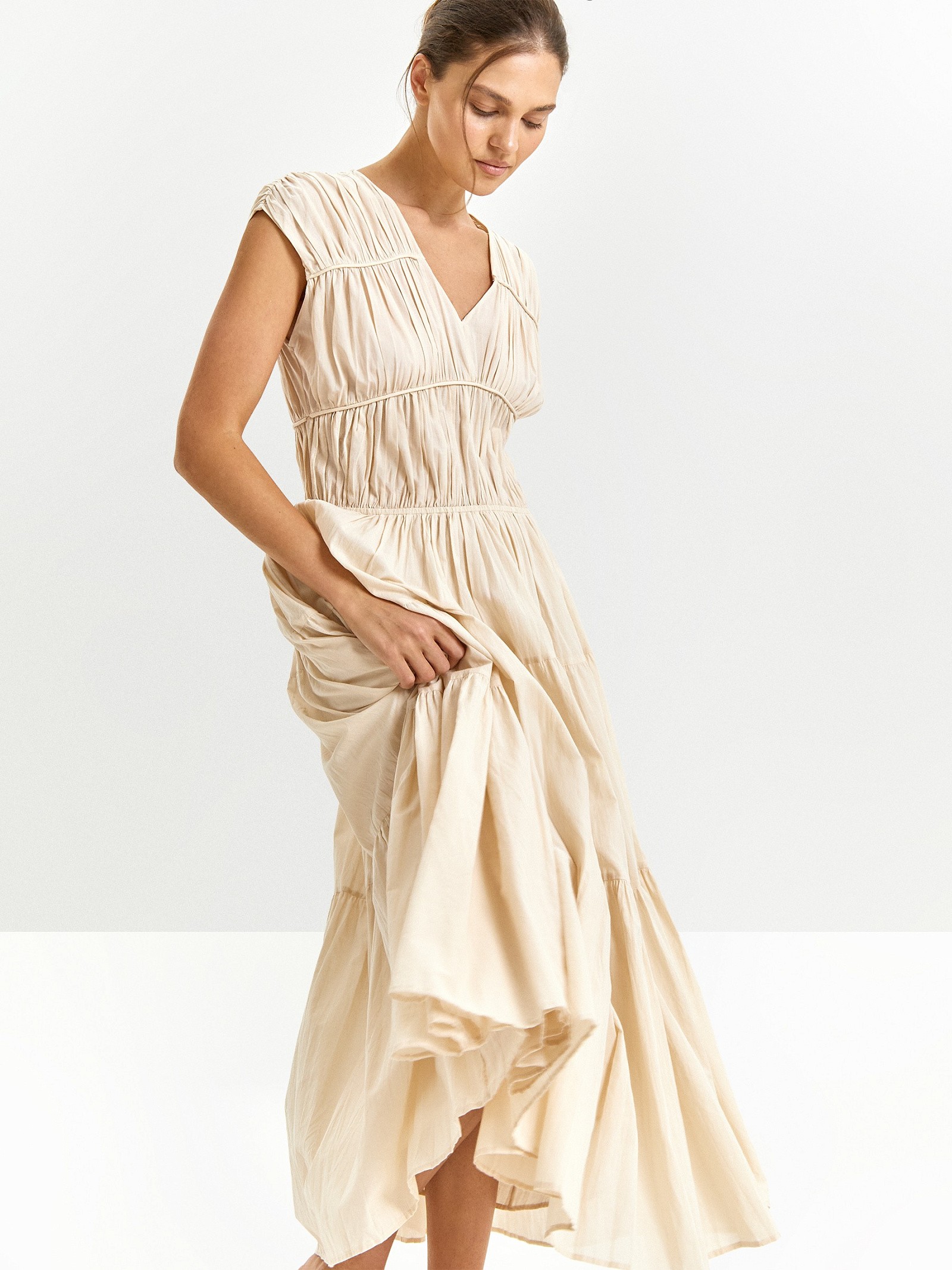 Платье а-силуэта