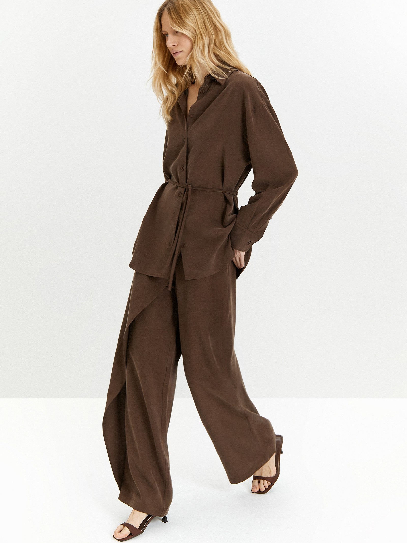 Брюки широкого кроя