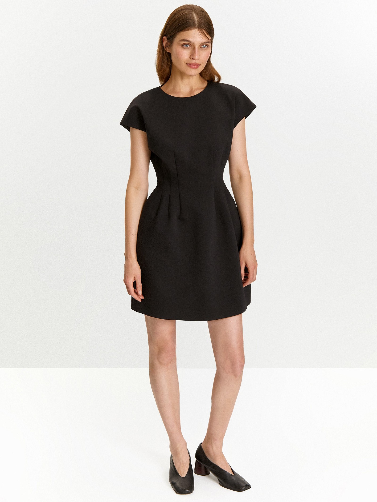 Платье с коротким рукавом