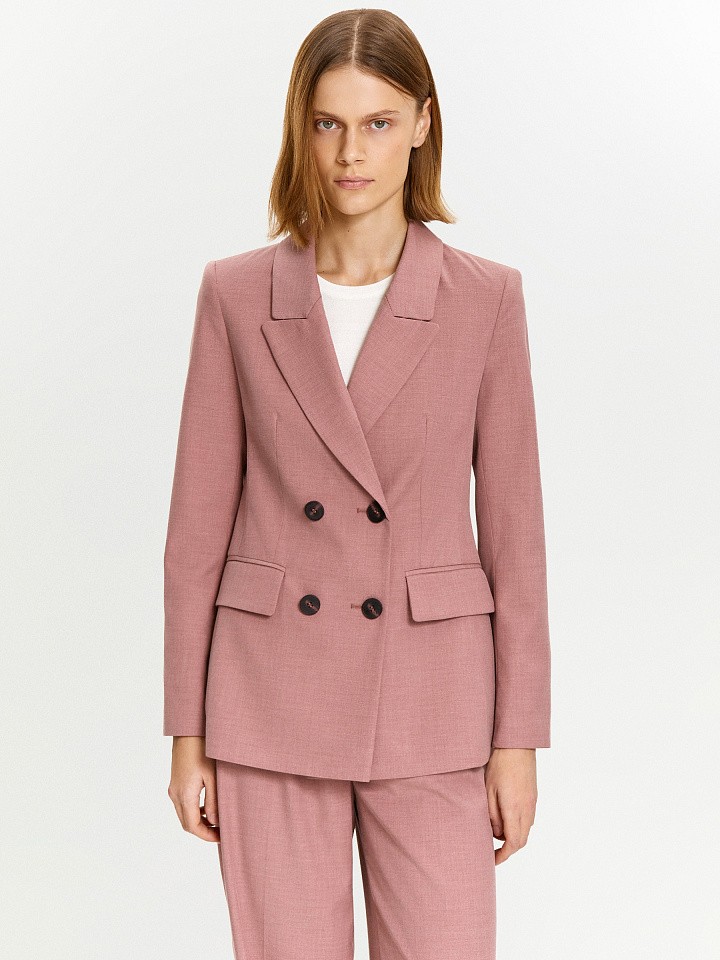 Двубортный жакет приталенного кроя