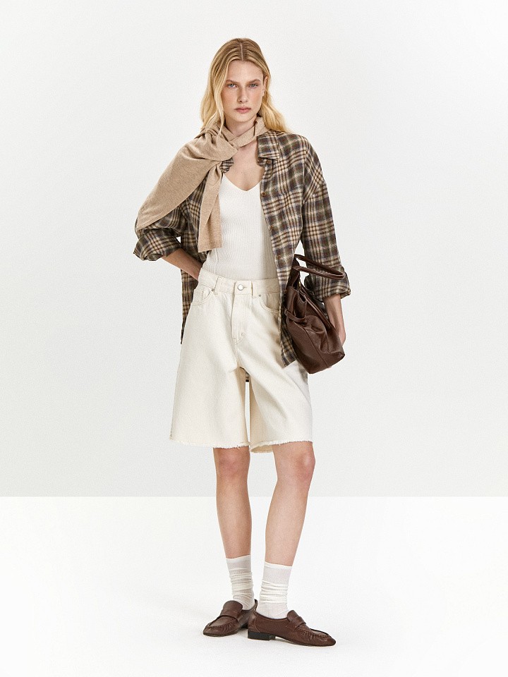 Джинсовые шорты с бахромой