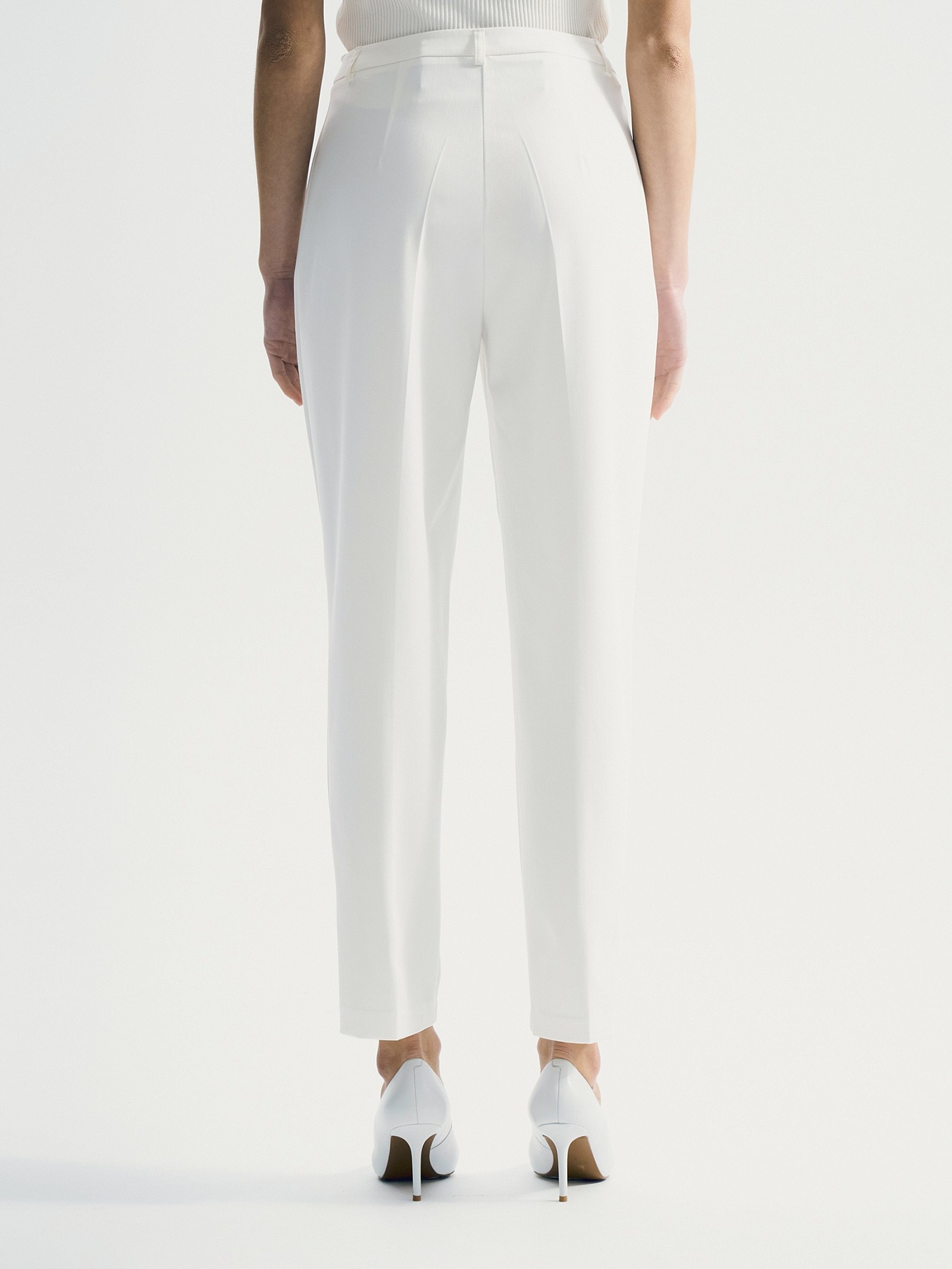 Брюки зауженного кроя