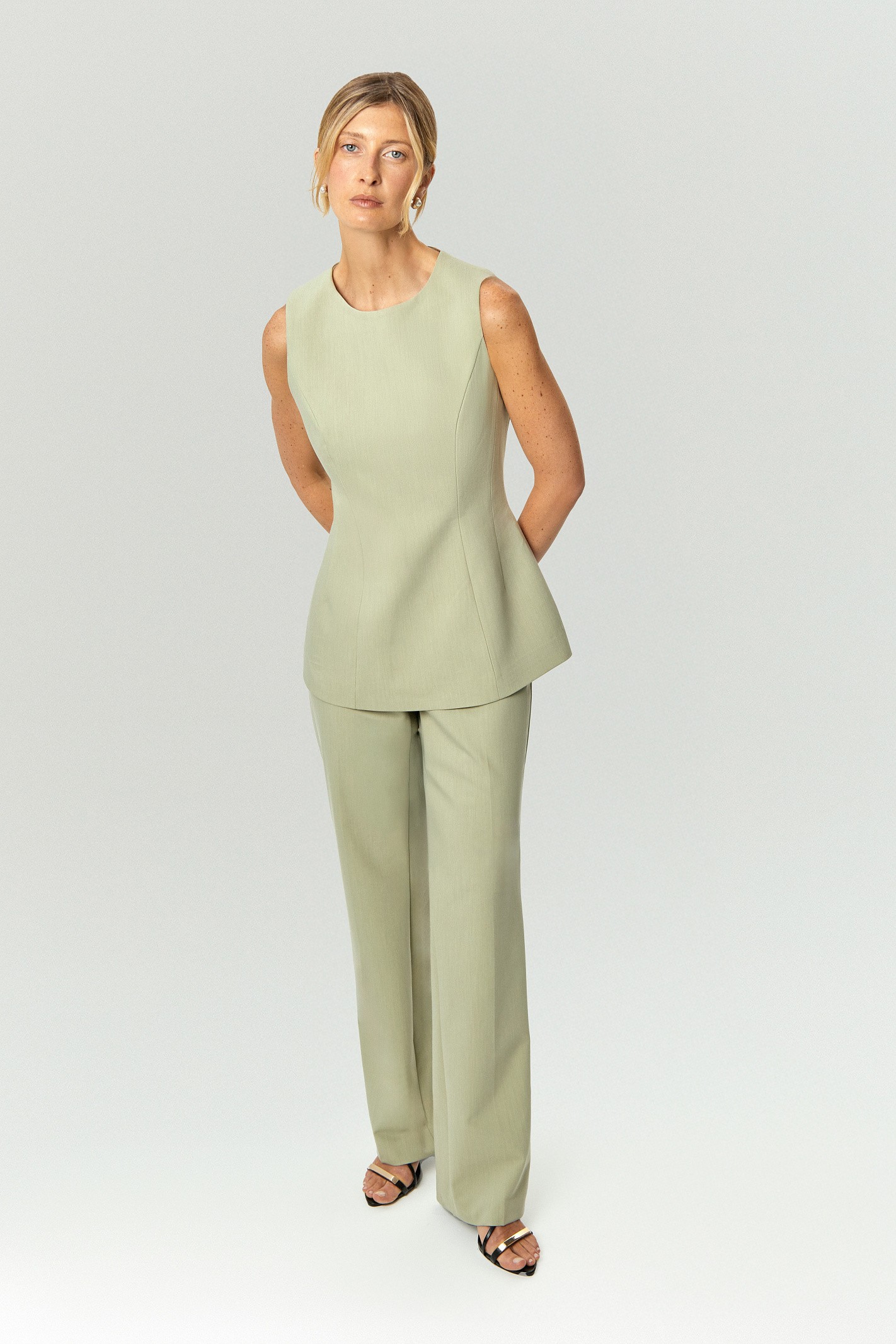 Костюмный топ приталенного кроя