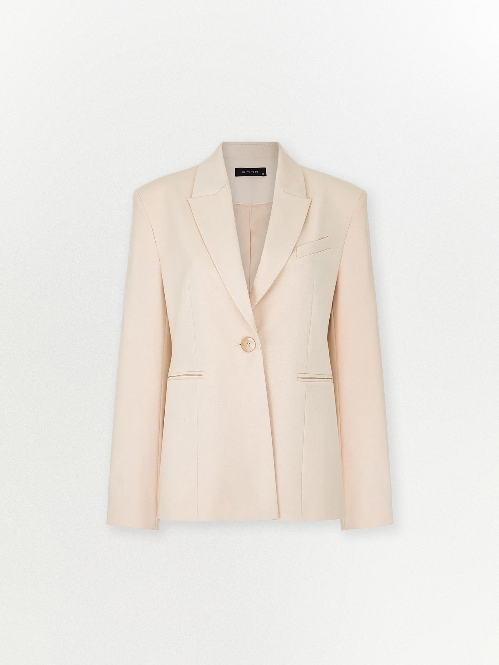 Однобортный жакет приталенного кроя