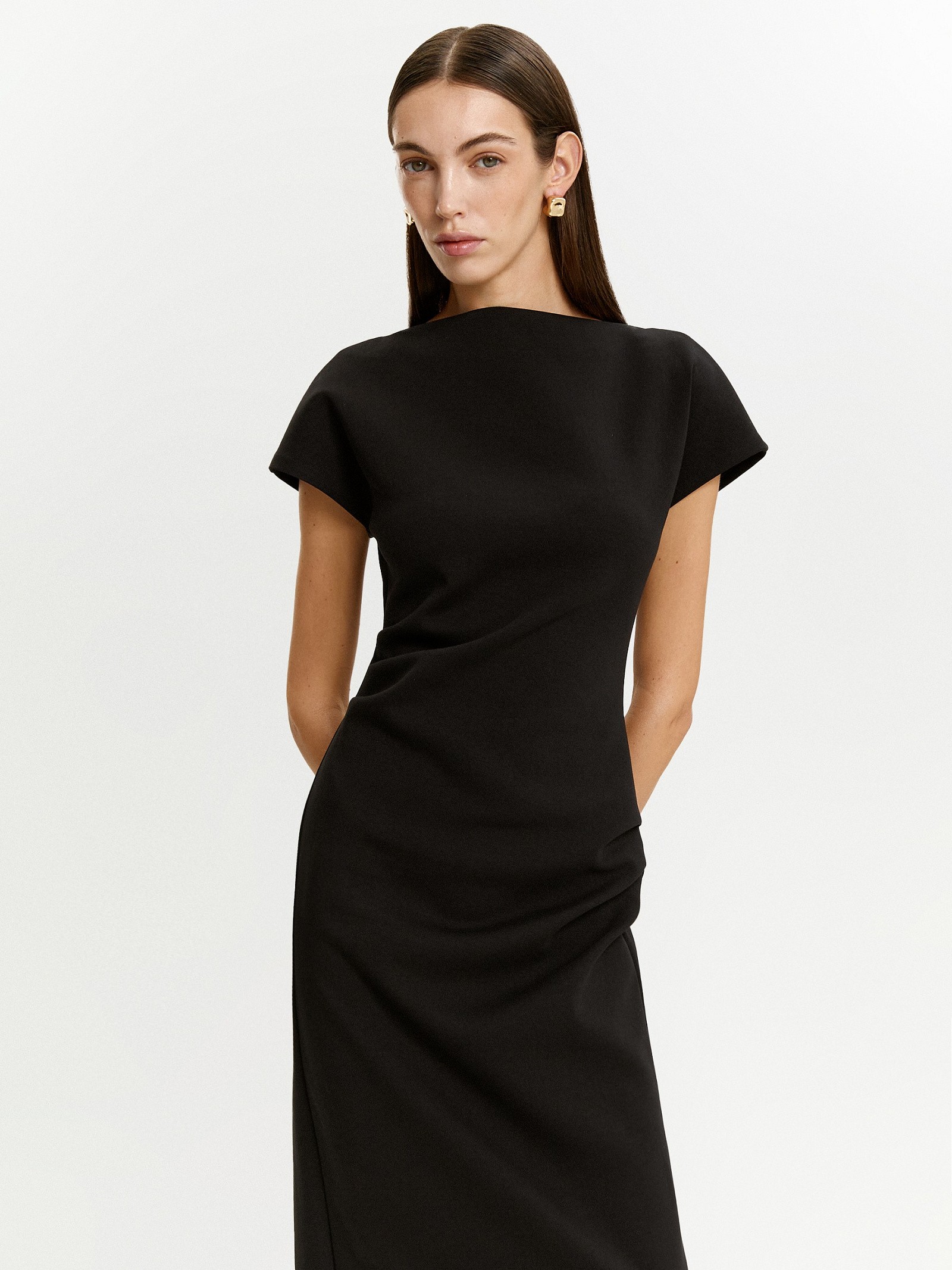 Платье приталенного кроя