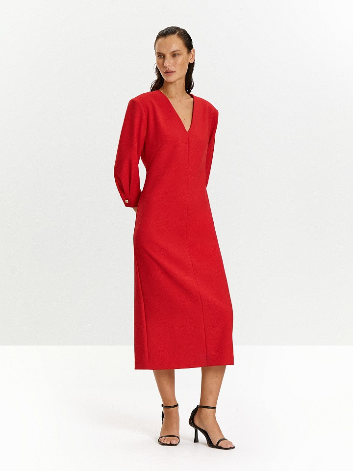 Платье приталенного кроя