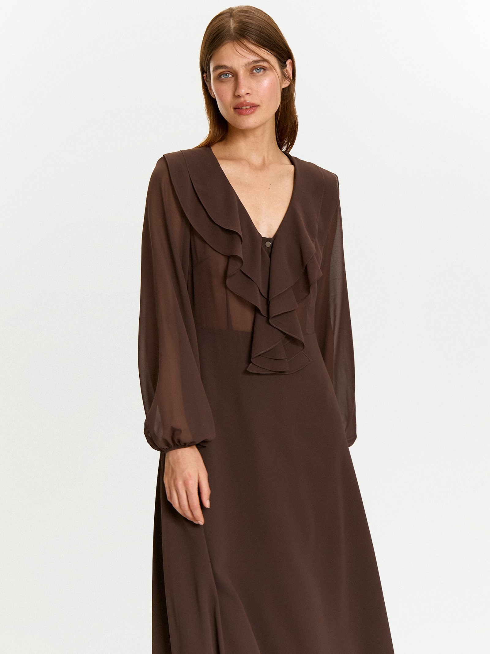 Платье приталенного силуэта