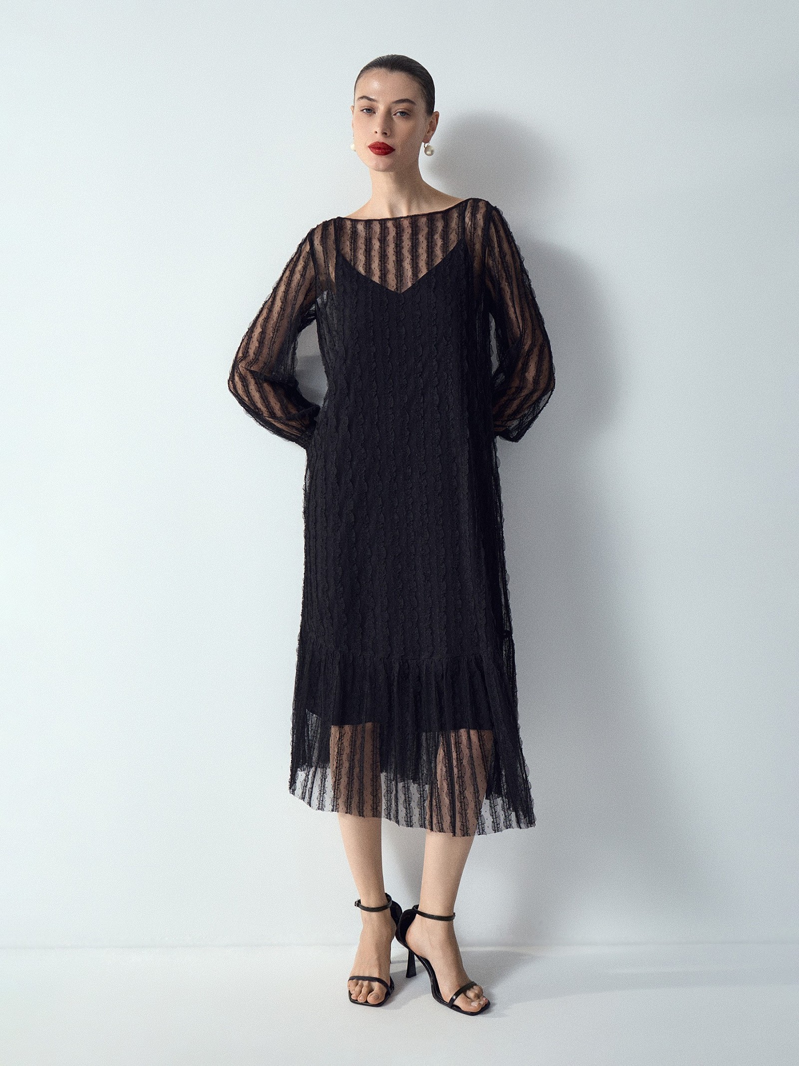 Платье миди из кружева