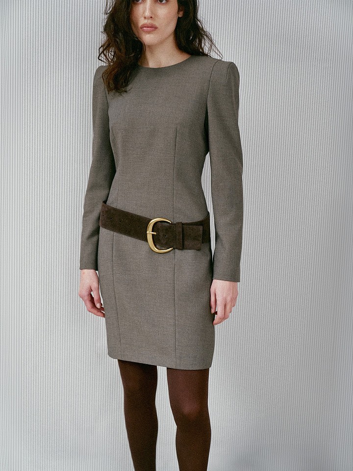 Платье приталенное