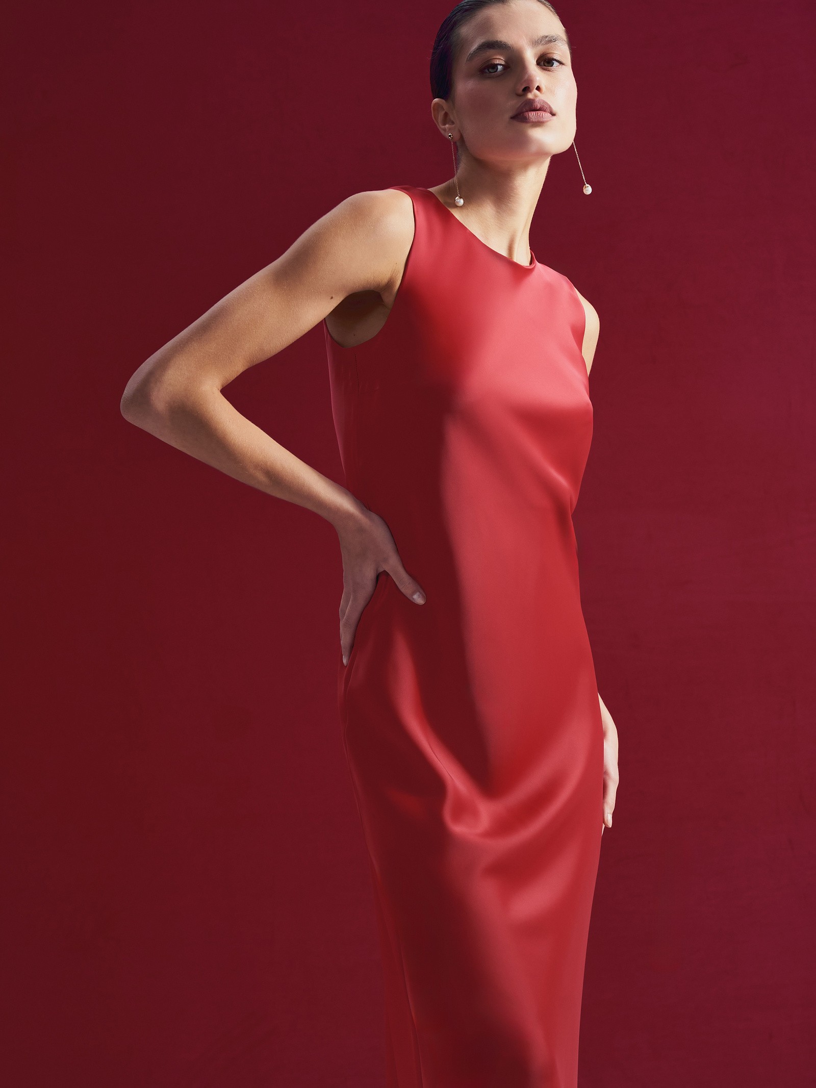 Платье без рукавов