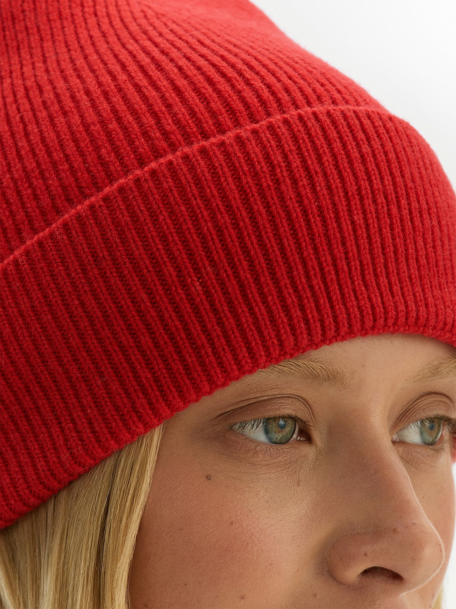 Шапка из шерсти и кашемира