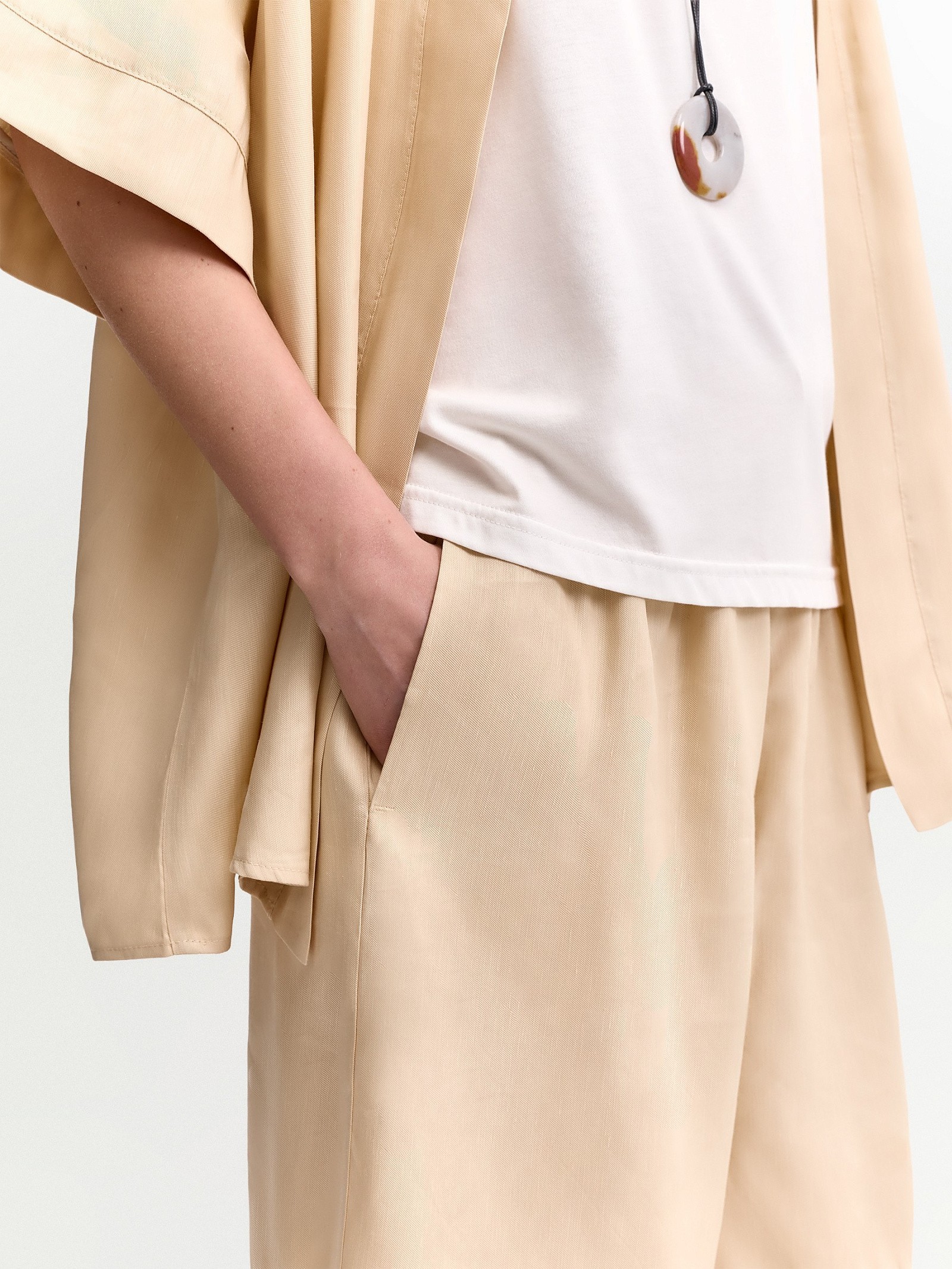 Шорты с карманами